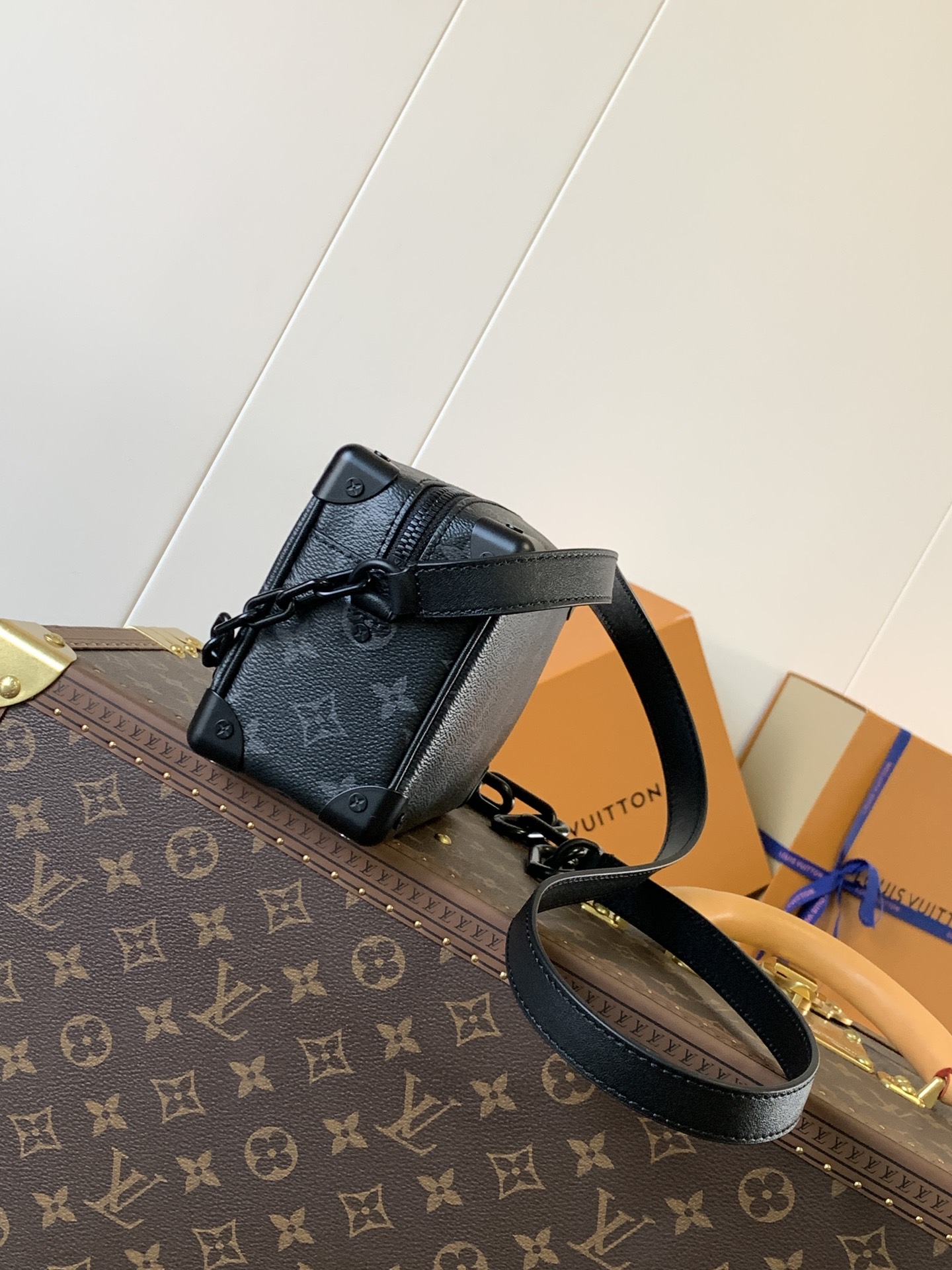 [TOP] Louis Vuitton LV Soft Trunk Bag Monogram Eclipse Canvas Mini 18.5x13x8cm - Black