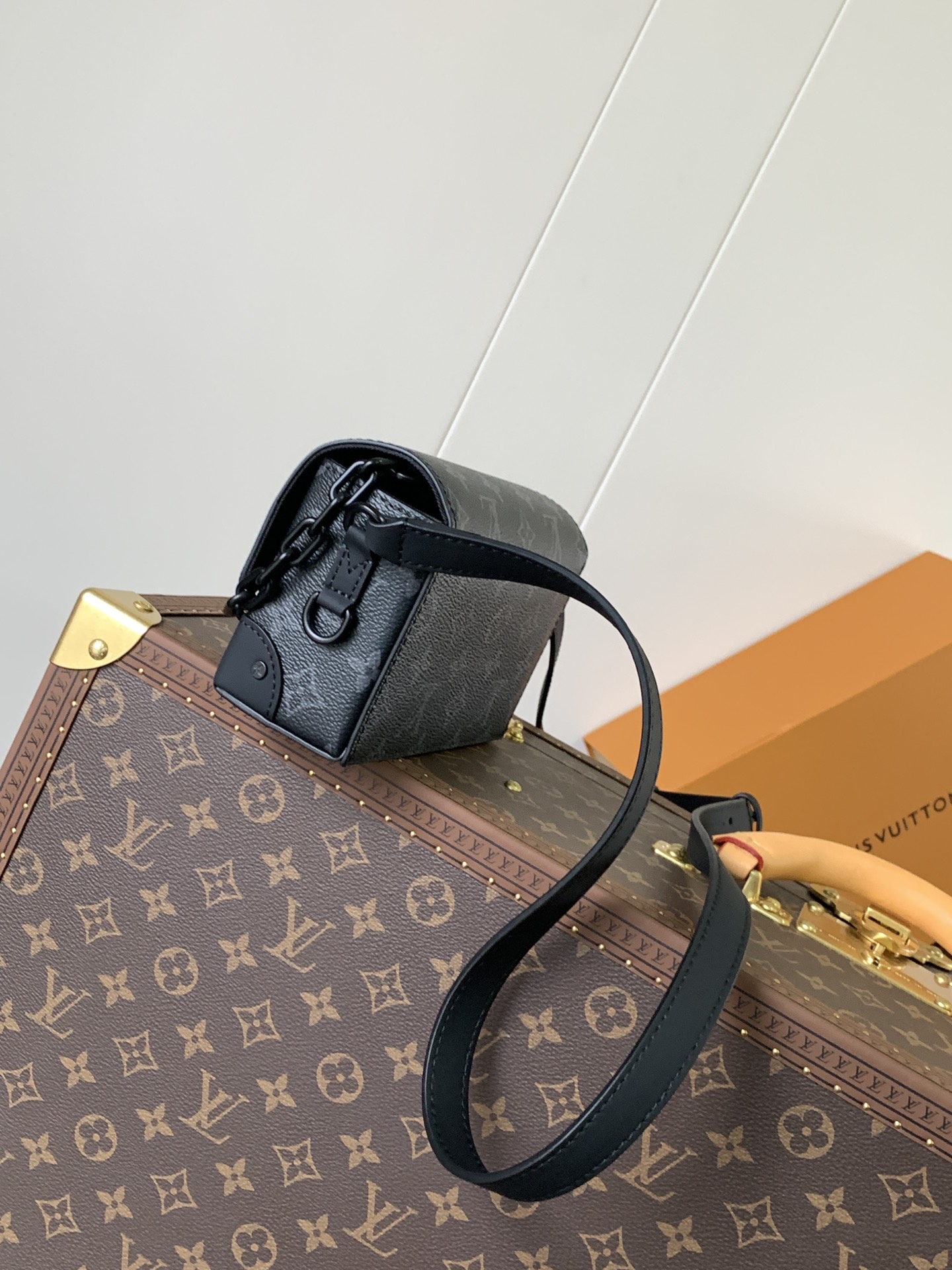 [TOP] Louis Vuitton LV Steamer Mini Bag Monogram Eclipse Canvas 18 x 11 x 6.5 cm - Black