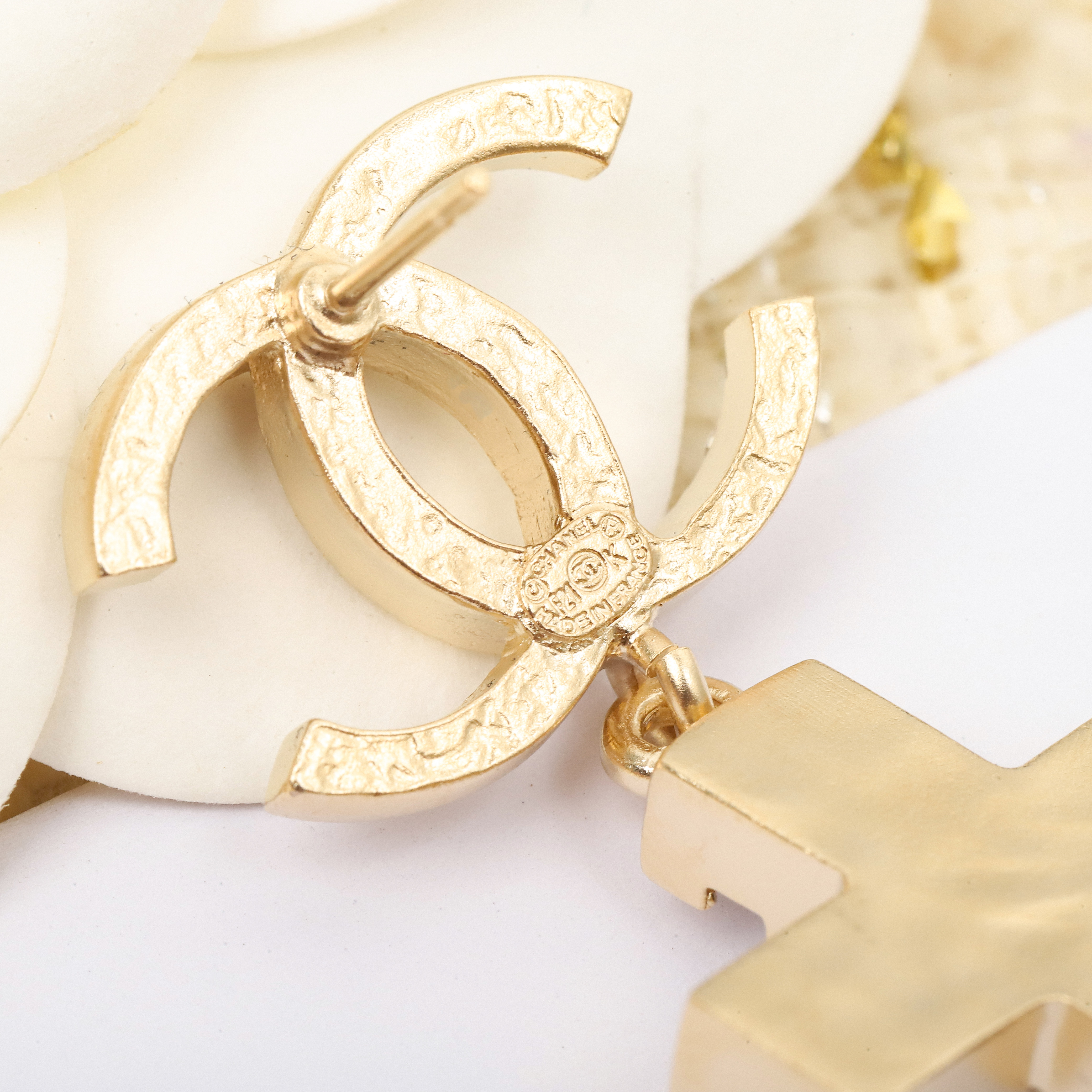 [TOP] CHANEL Earrings - Gold