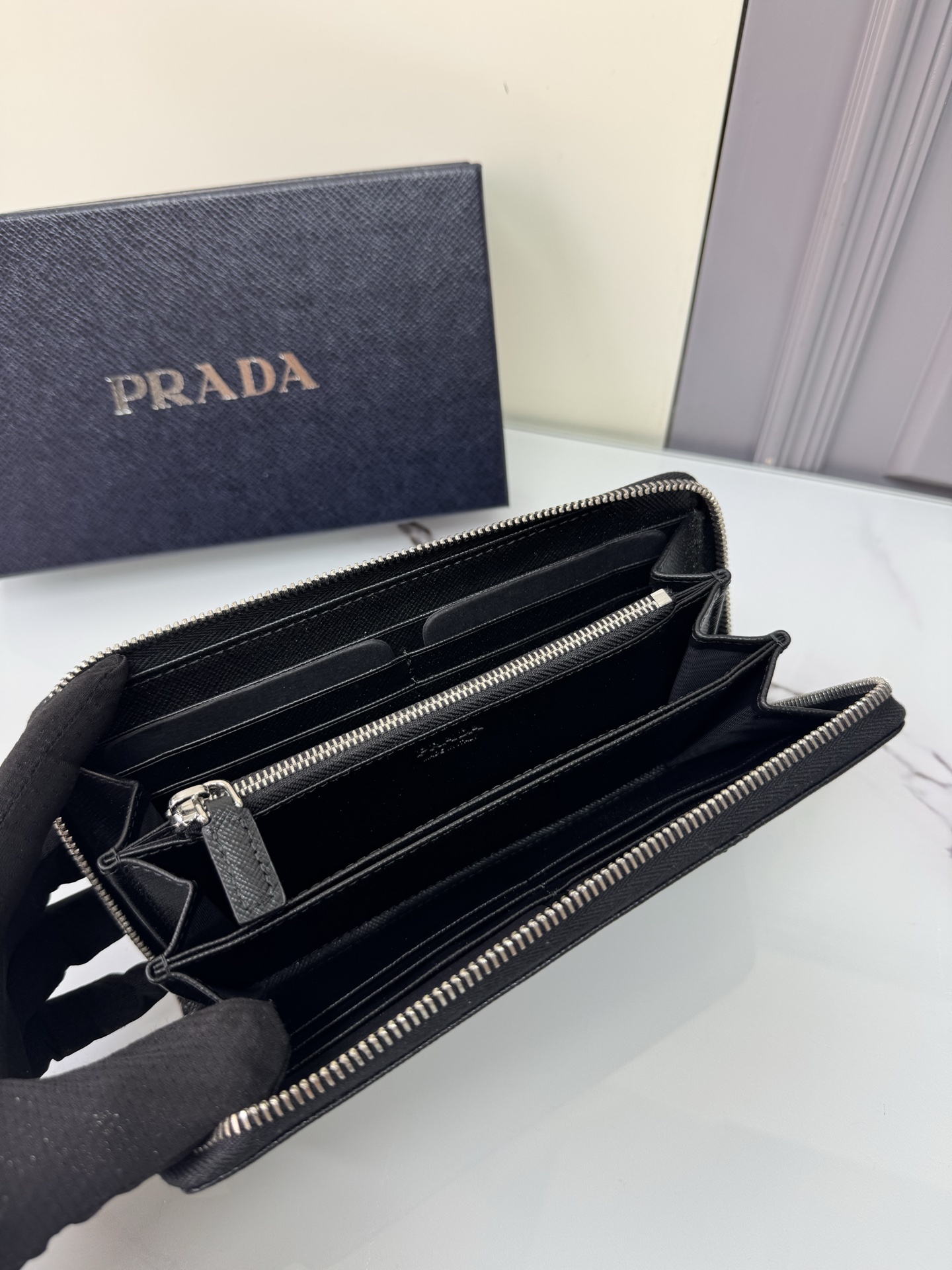 [TOP] PRADA Cowhide Leather Wallet 20cm×10.3cm - Black
