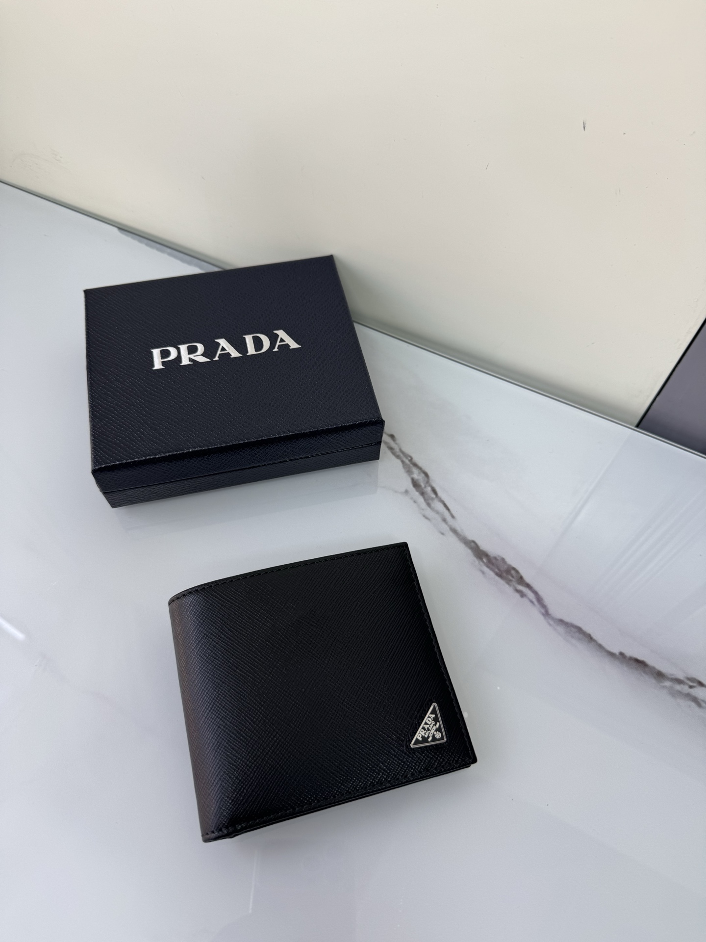 [TOP] PRADA Short Wallet 11x9.5cm - Black