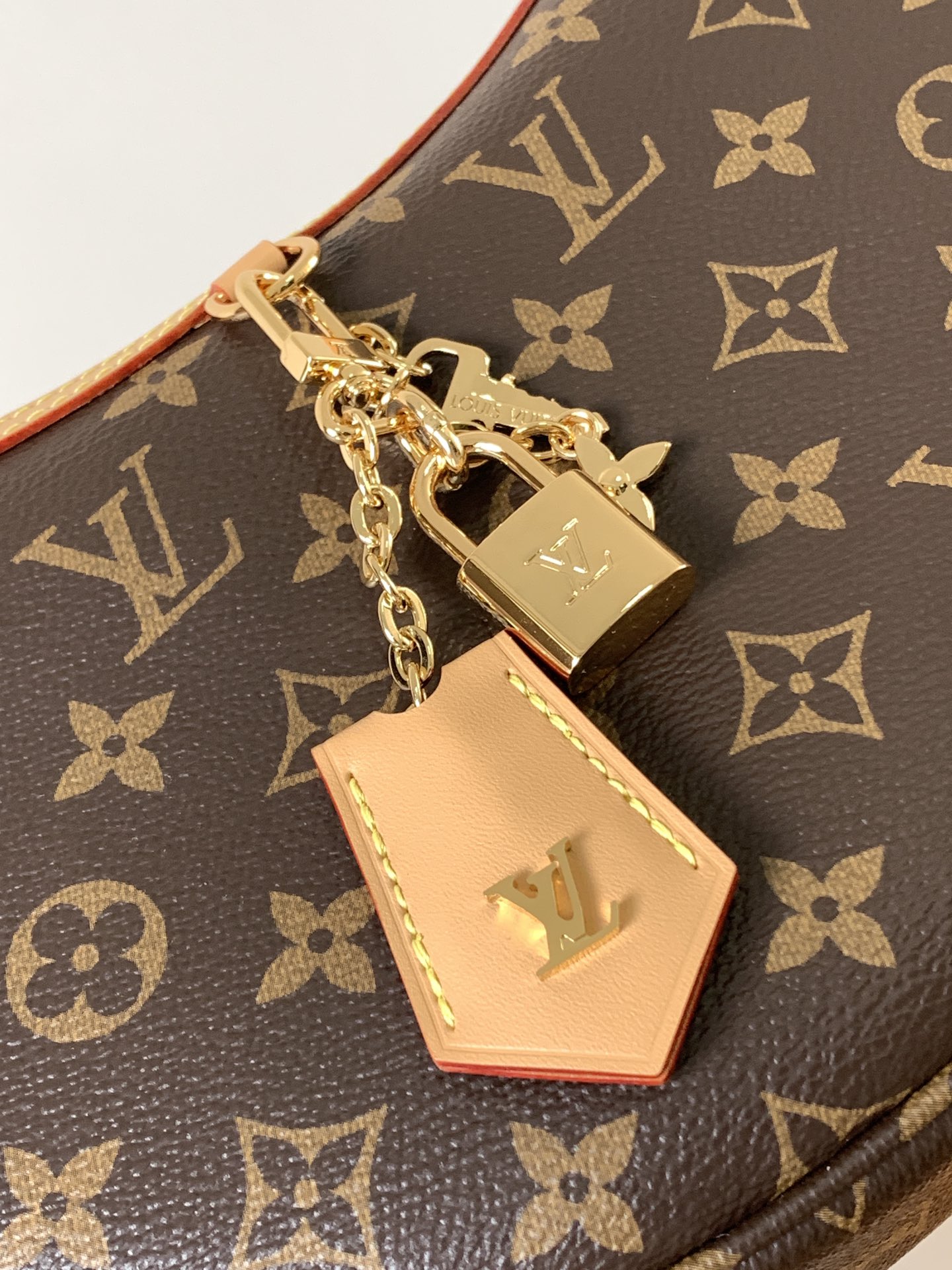[TOP] Louis Vuitton LV Looping Bag 15x7x28cm - Brown