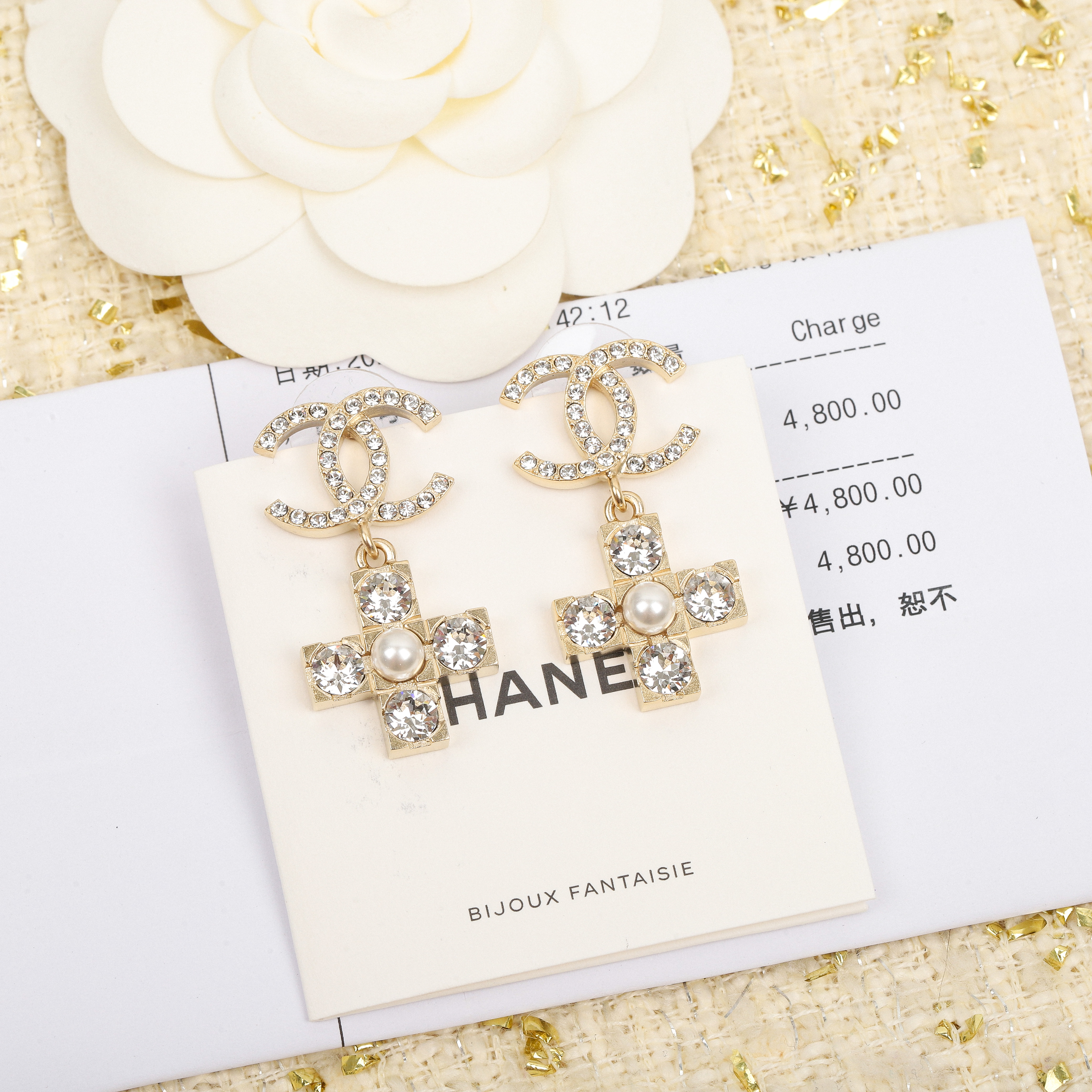 [TOP] CHANEL Earrings - Gold