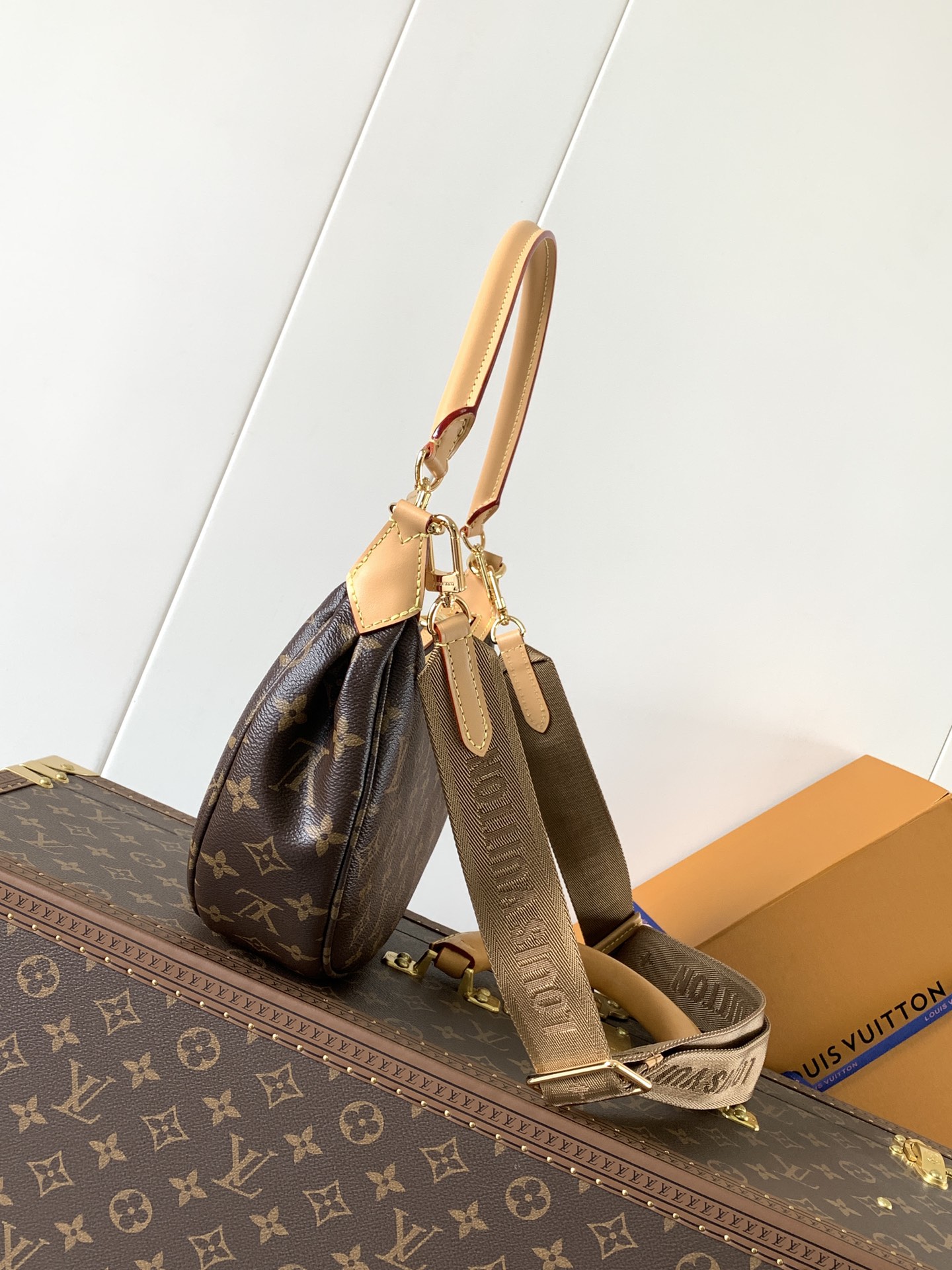 [TOP] Louis Vuitton LV Looping Bag 15x7x28cm - Brown