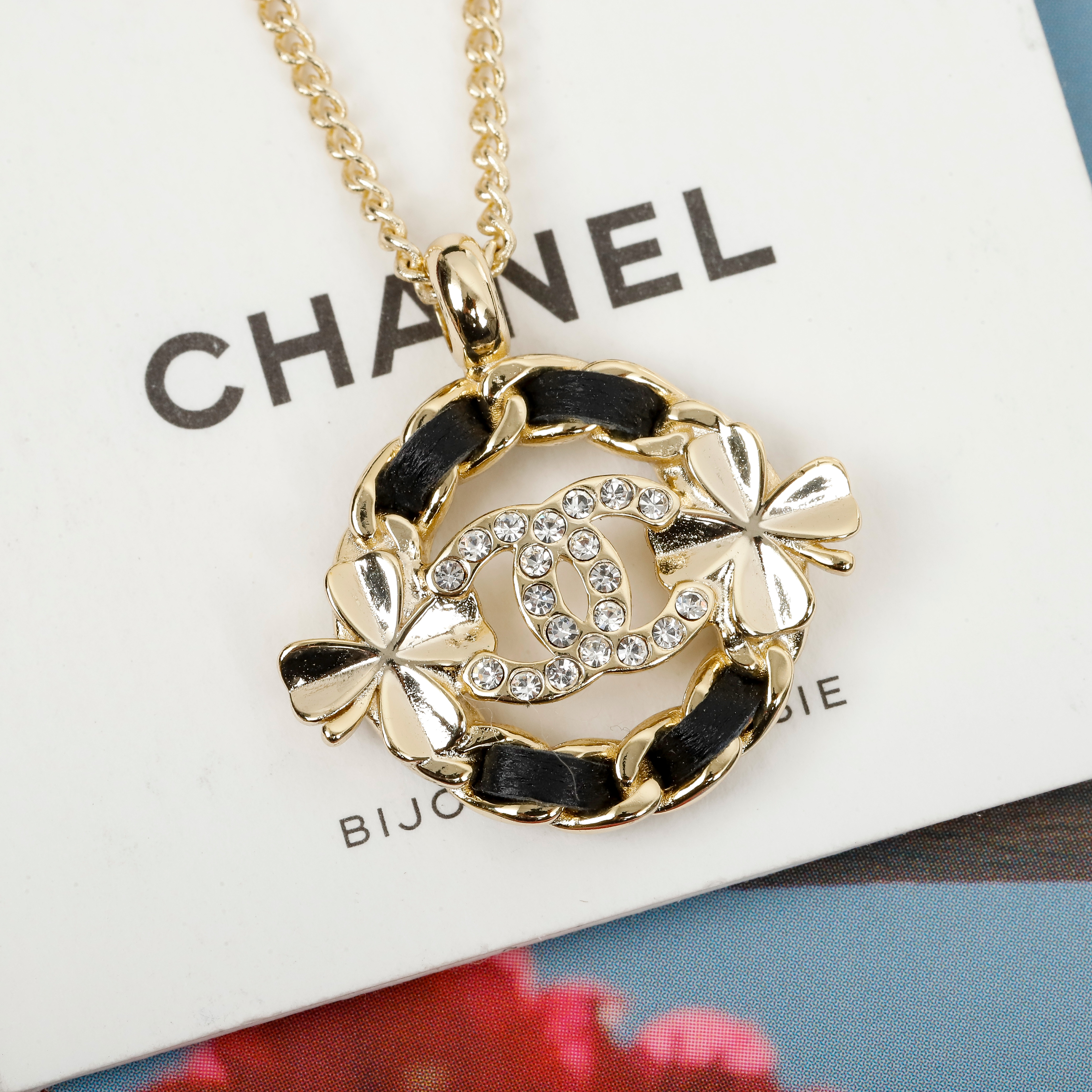 [TOP] CHANEL Diamond Necklace - Gold