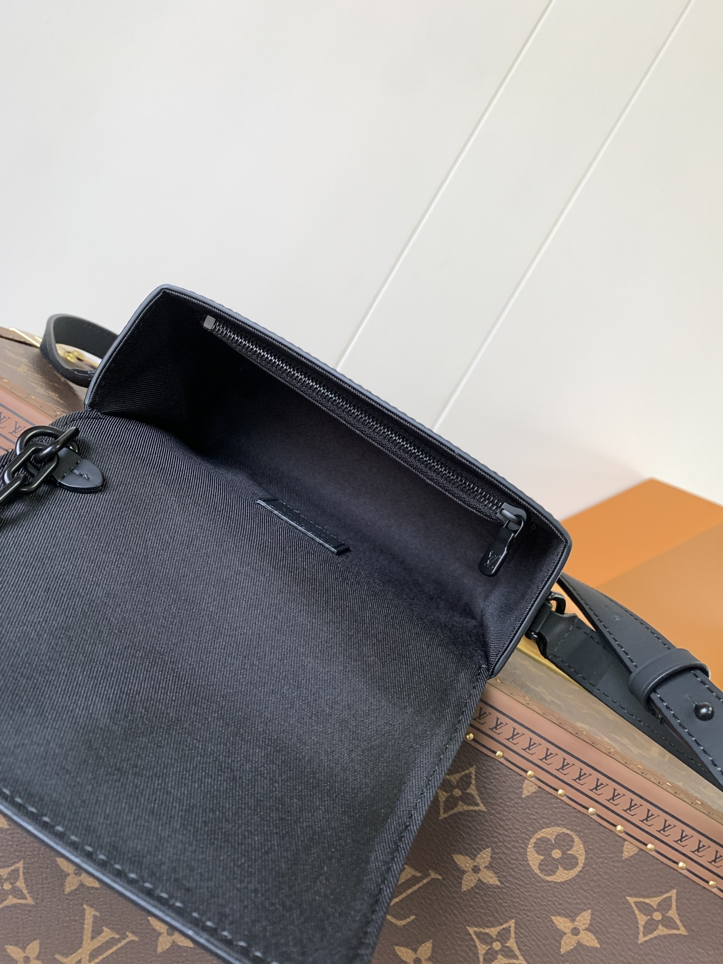 [TOP] Louis Vuitton LV Steamer Mini Bag Monogram Eclipse Canvas 18 x 11 x 6.5 cm - Black