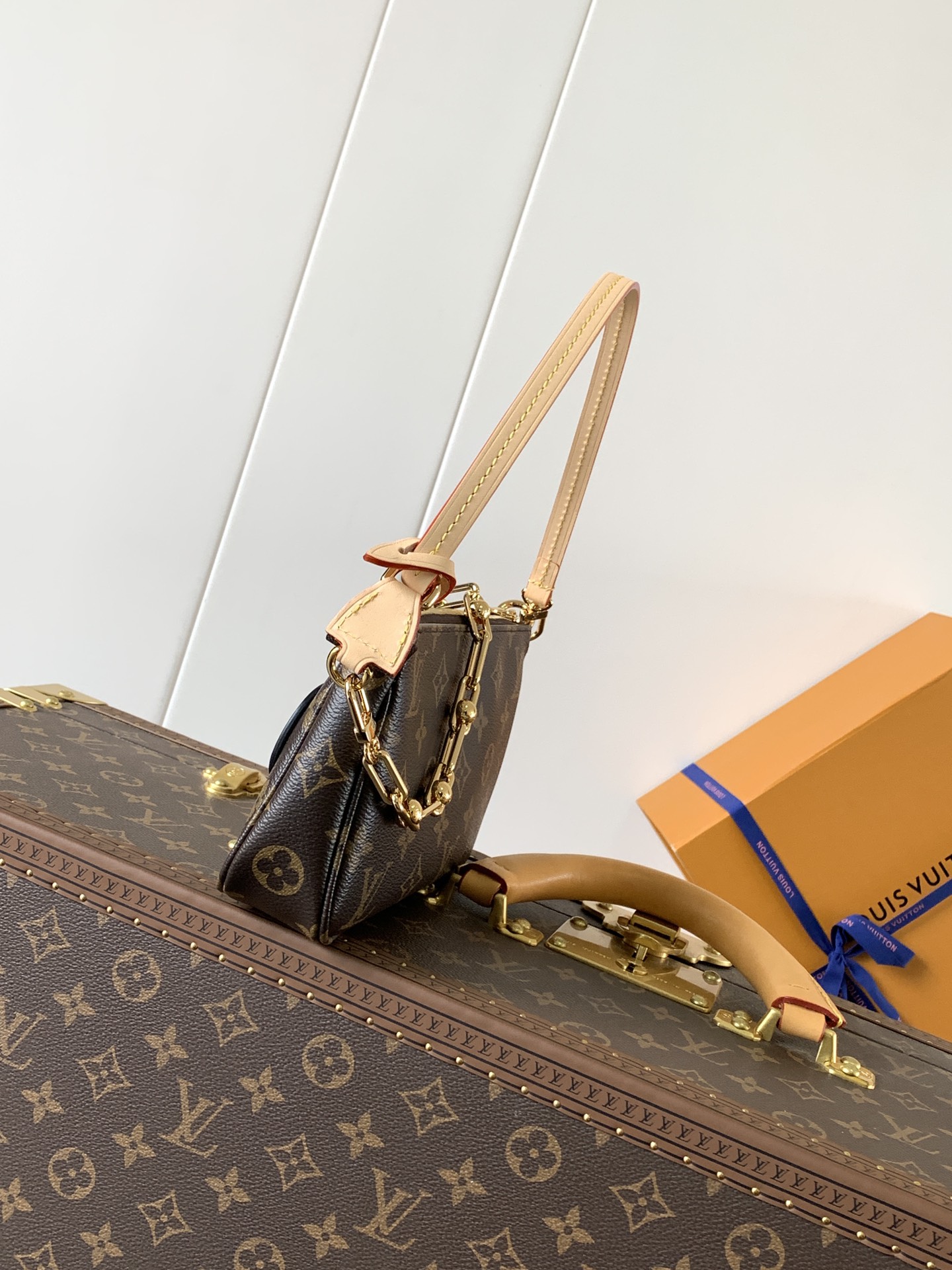 [TOP] Louis Vuitton LV Monogram Pochette Accessories Bag 13x4x22cm - Brown