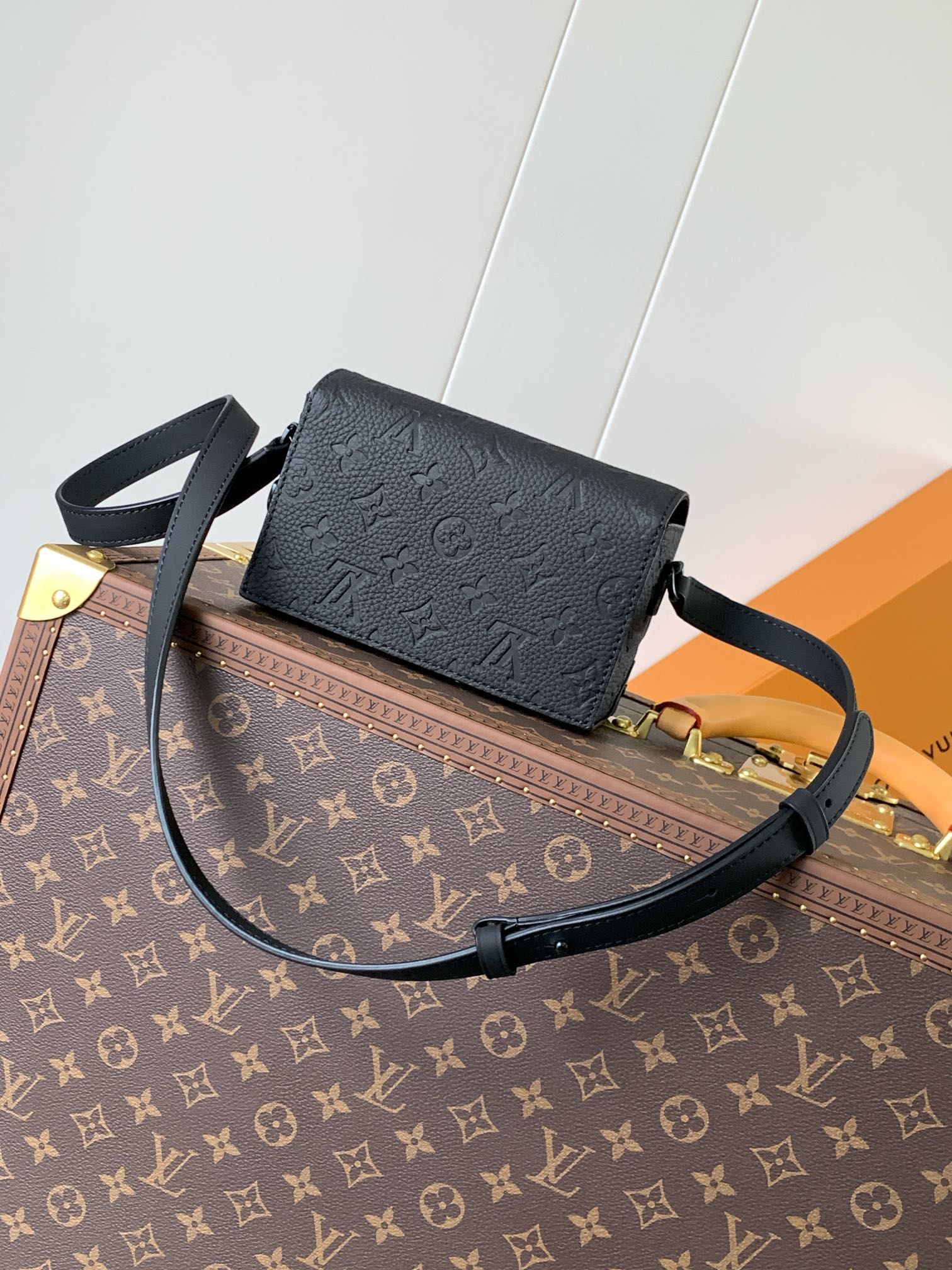 [TOP] Louis Vuitton LV Steamer Mini Bag Taurillon Leather 18 x 11 x 6.5 cm - Black
