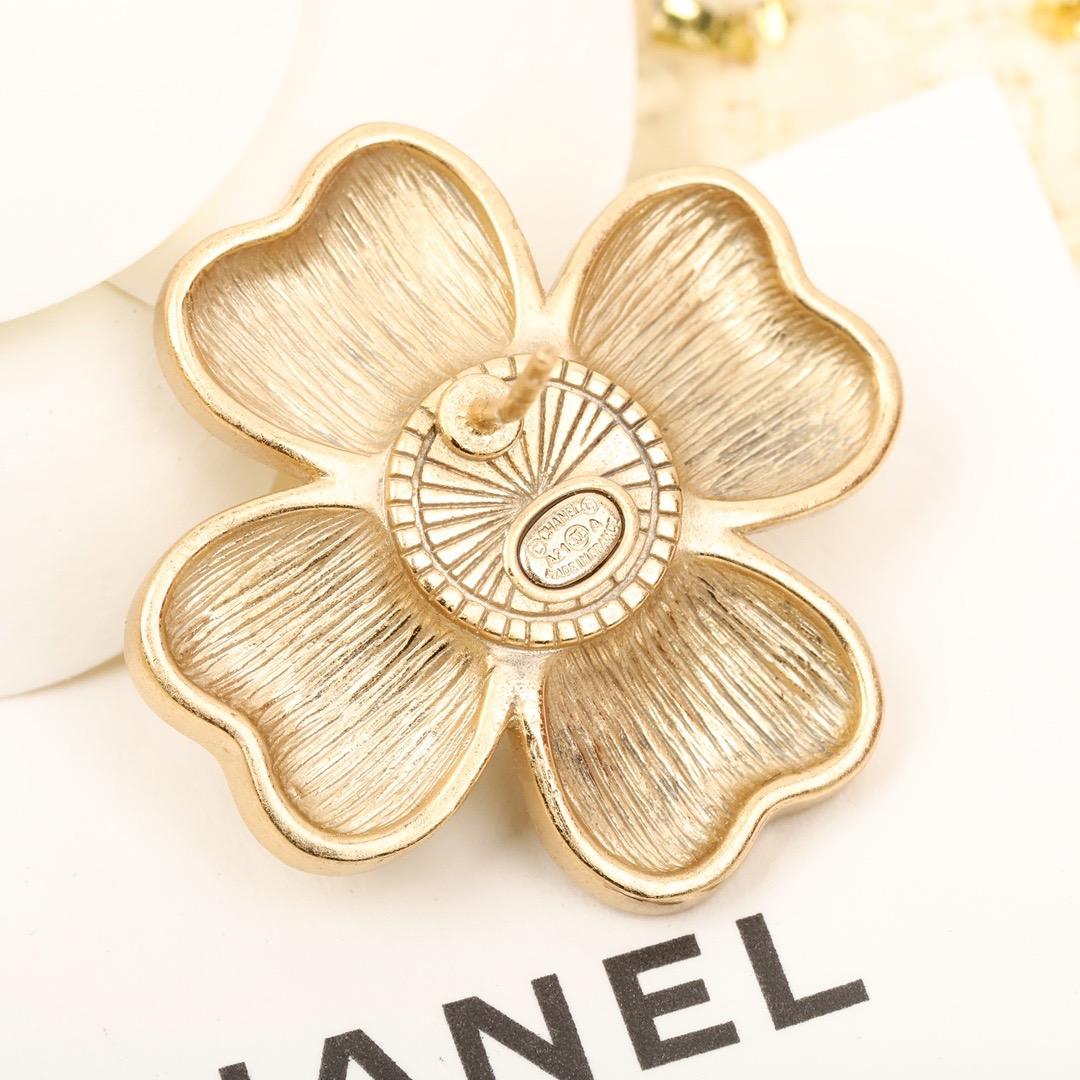 [TOP] CHANEL Earrings - Gold