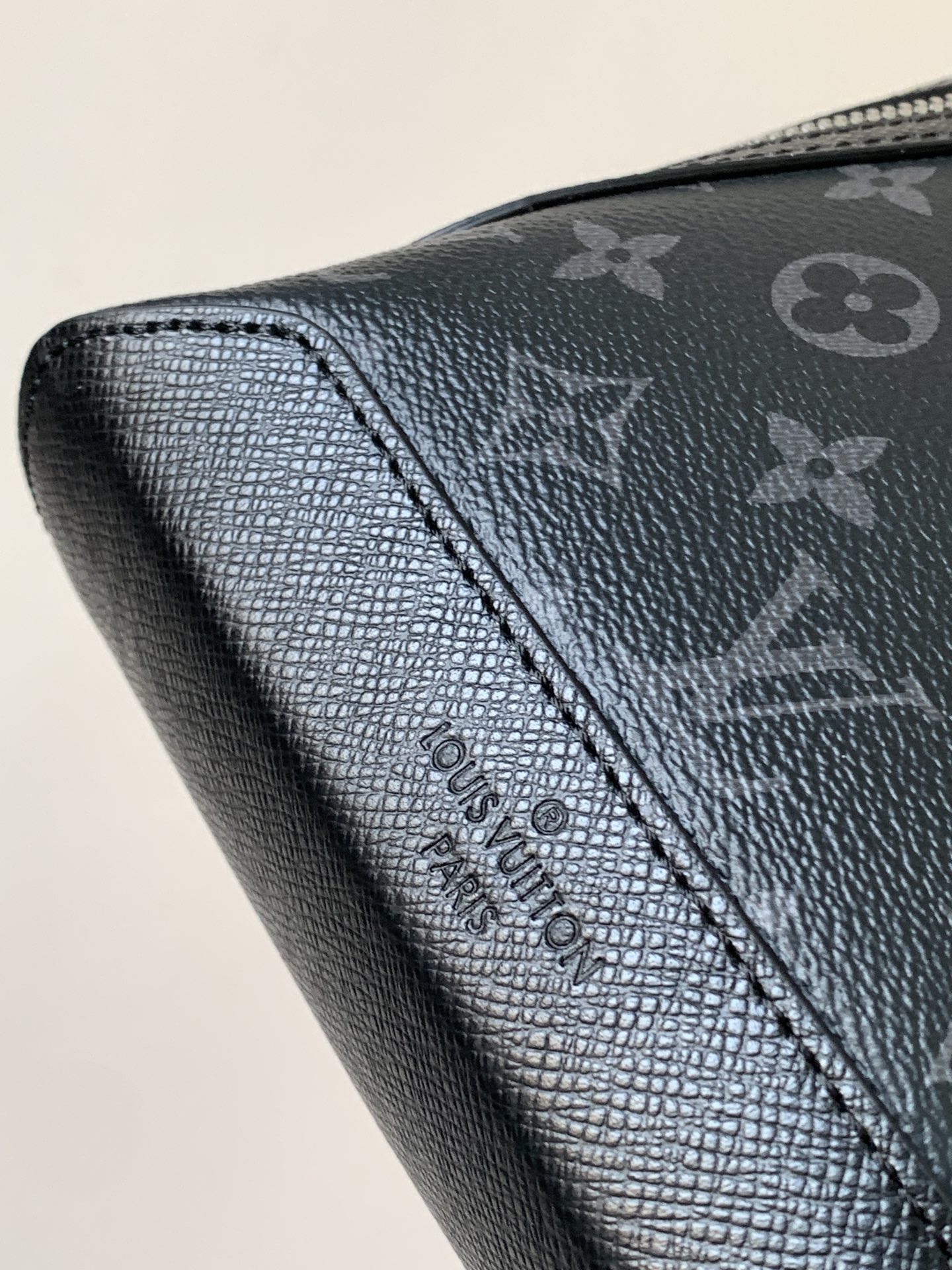 [TOP] Louis Vuitton LV Men's Duo Shoulder Bag Monogram Canvas and Taïga Calfskin Leather 20 x 42 x 6cm - Black