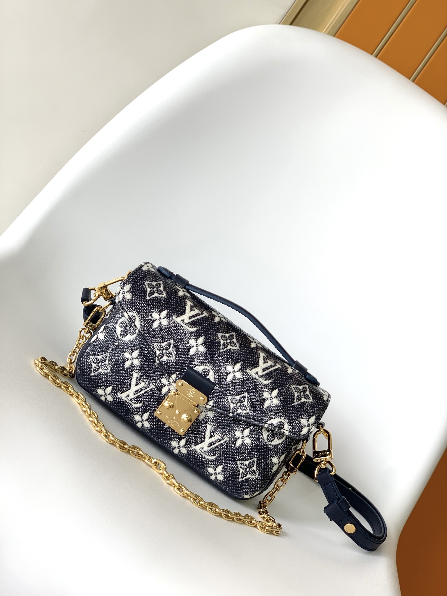 [TOP] Louis Vuitton LV Pochette Métis East West Bag Monoglam Canvas 21.5 x 6 x 13.5cm - Dark Blue