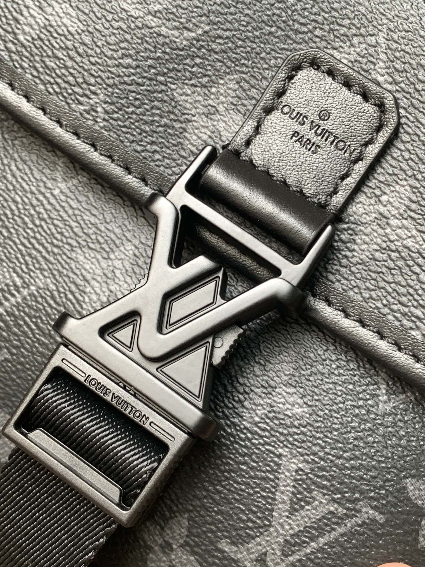 [TOP] Louis Vuitton LV Getaway Messenger Bag Monogram Eclipse Canvas 19*20*6cm - Black