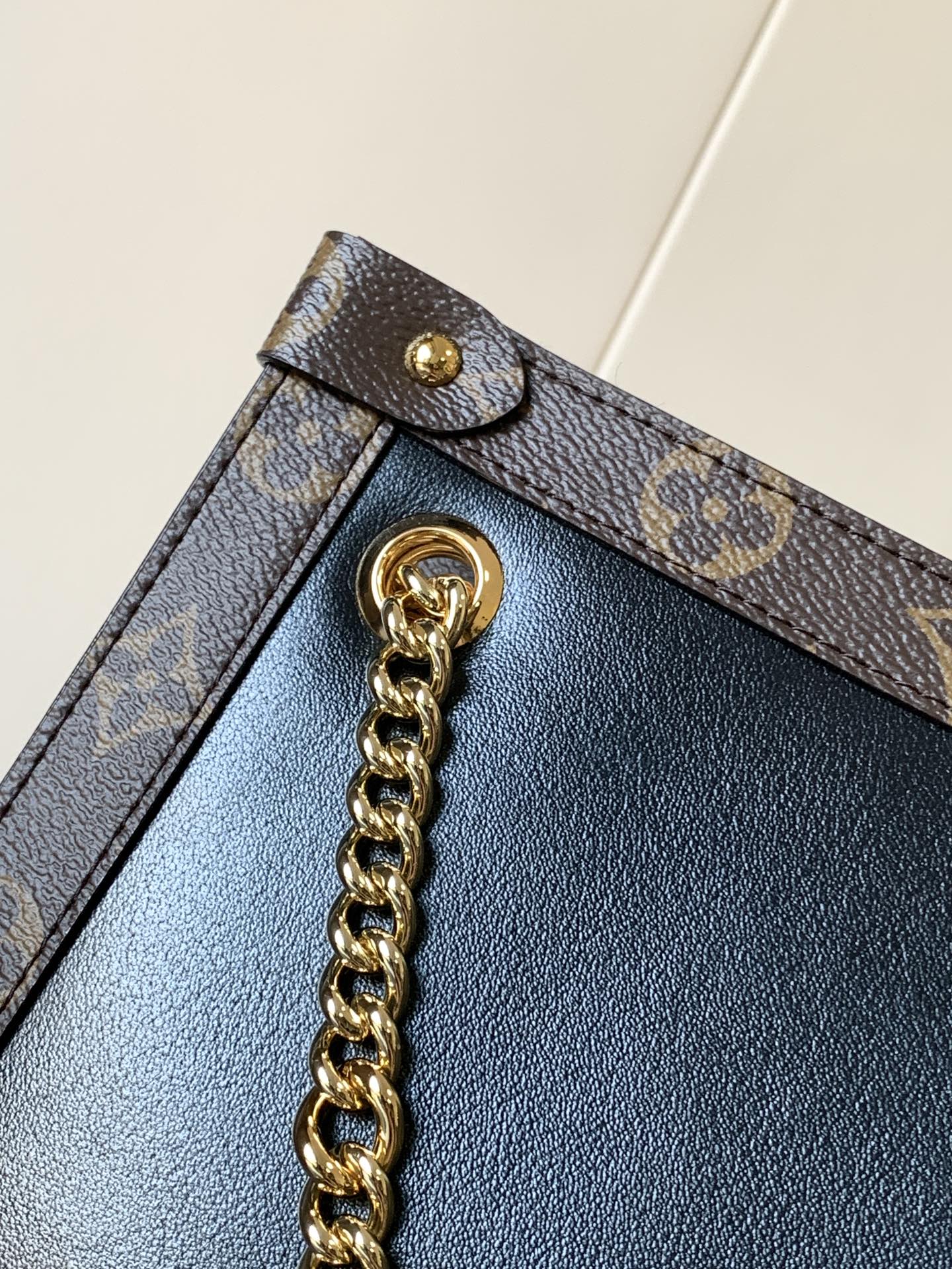 [TOP] Louis Vuitton LV Cruise Nova Bag Calfskin 36x10x37cm - Black