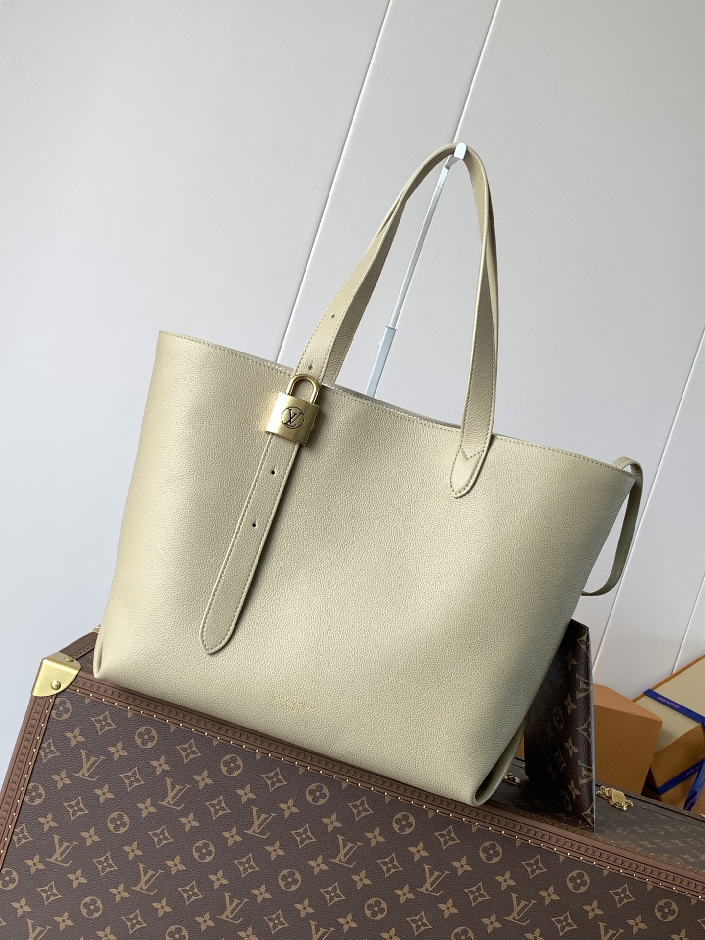 [TOP] Louis Vuitton LV Low Key Cabas Bag Calfskin 47x30x14cm - 3 Color