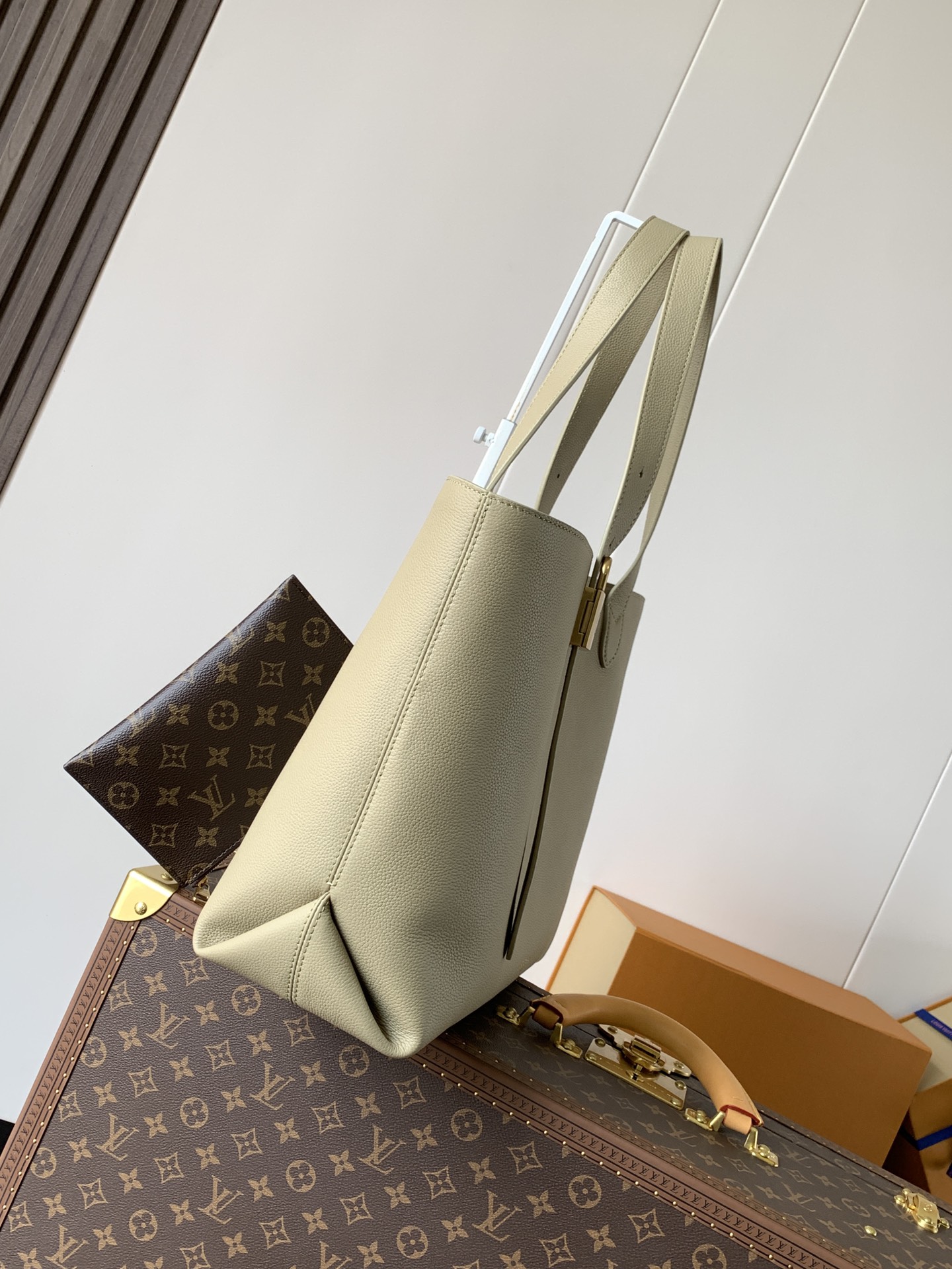 [TOP] Louis Vuitton LV Low Key Cabas Bag Calfskin 47x30x14cm - 3 Color