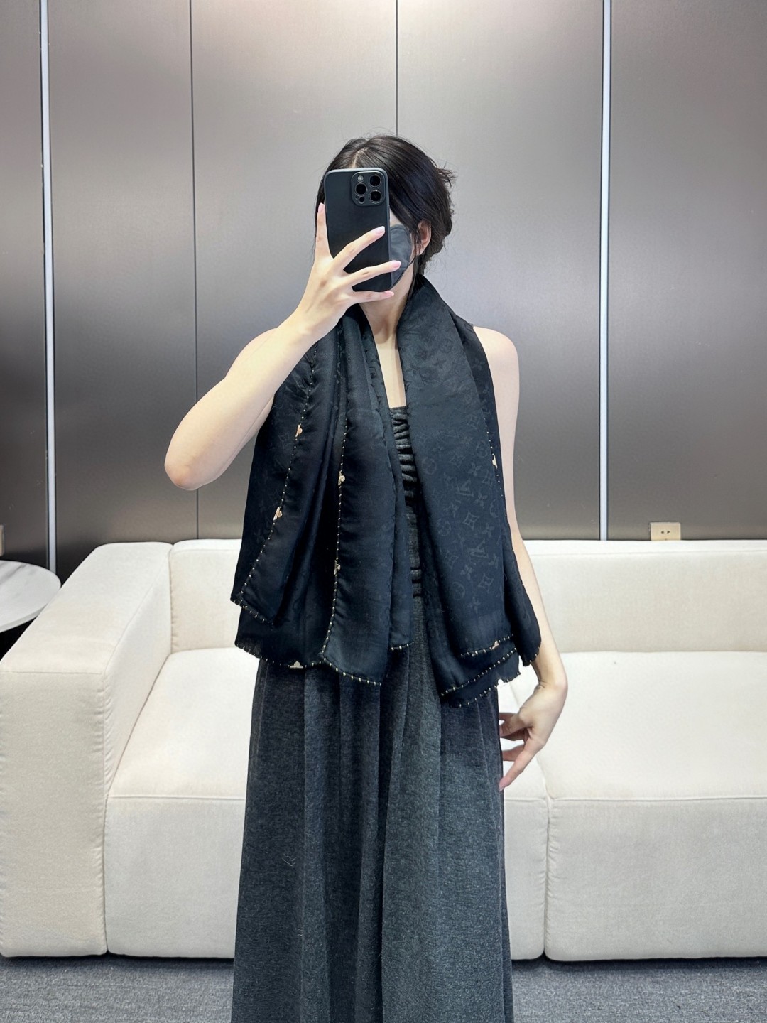 [TOP] Louis Vuitton LV Scarf with Gold Curling 140x140cm - Black