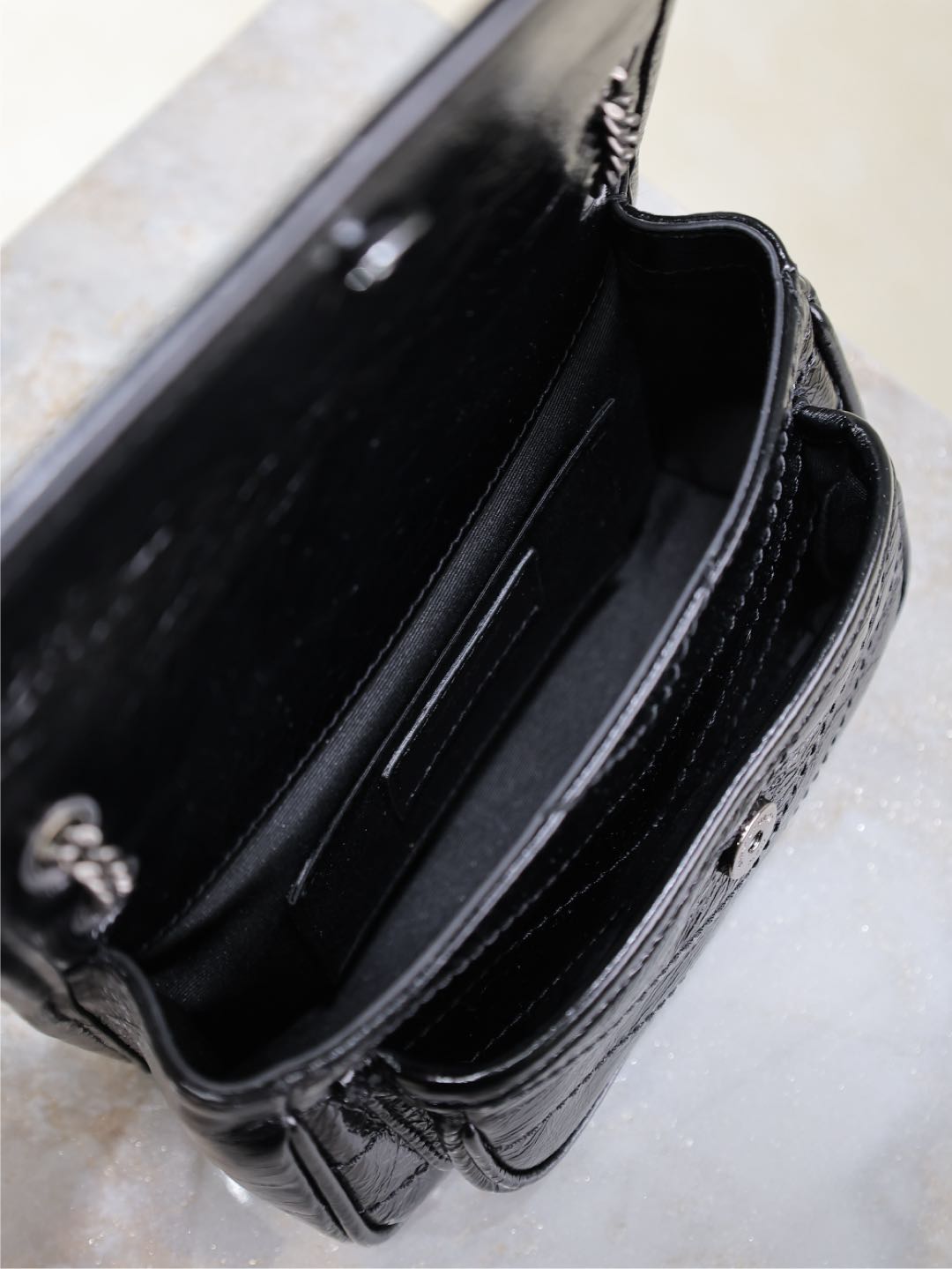 [TOP] Yves Saint Laurent YSL Niki Bag Waxy Leather 18x12.5x5cm - Black