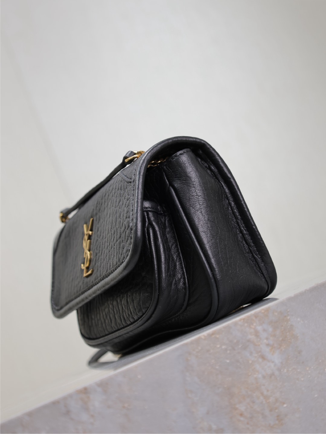 [TOP] Yves Saint Laurent YSL Elephant Texture Niki Bag Lambskin 18x12.5x5cm - Black&SHW/GHW