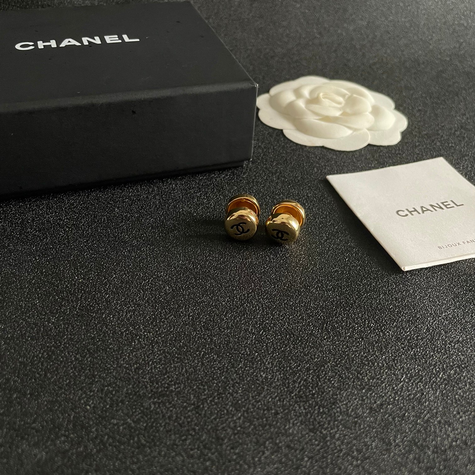 [TOP] CHANEL Earrings - 2 Colors