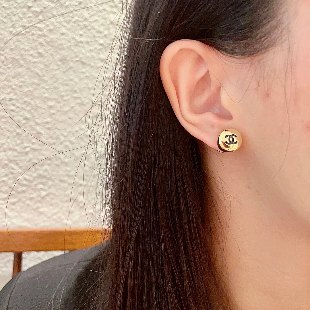 [TOP] CHANEL Earrings - 2 Colors