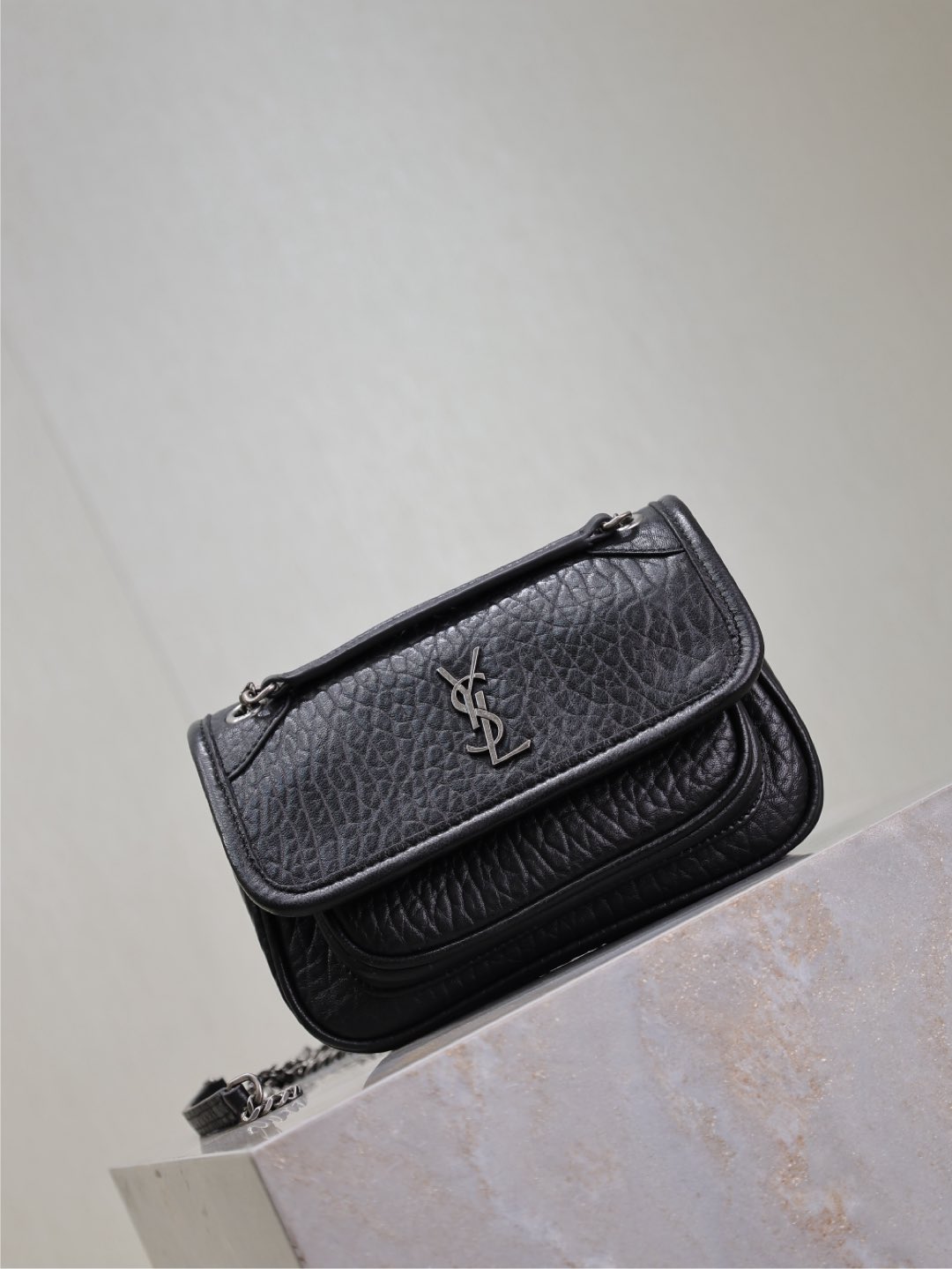 [TOP] Yves Saint Laurent YSL Elephant Texture Niki Bag Lambskin 18x12.5x5cm - Black&SHW/GHW