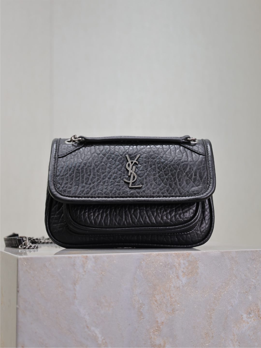 [TOP] Yves Saint Laurent YSL Elephant Texture Niki Bag Lambskin 18x12.5x5cm - Black&SHW/GHW
