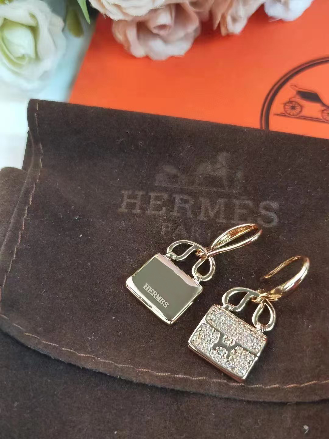 [TOP] HERMES Diamond Bag Earring-Gold