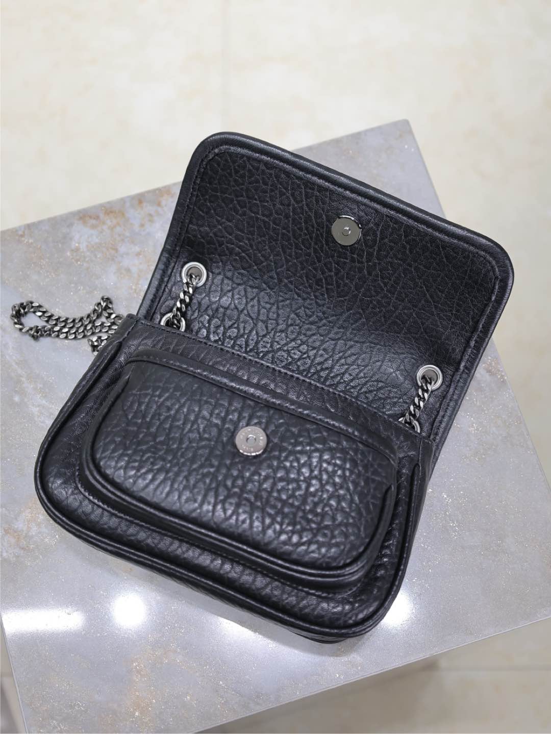 [TOP] Yves Saint Laurent YSL Elephant Texture Niki Bag Lambskin 18x12.5x5cm - Black&SHW/GHW