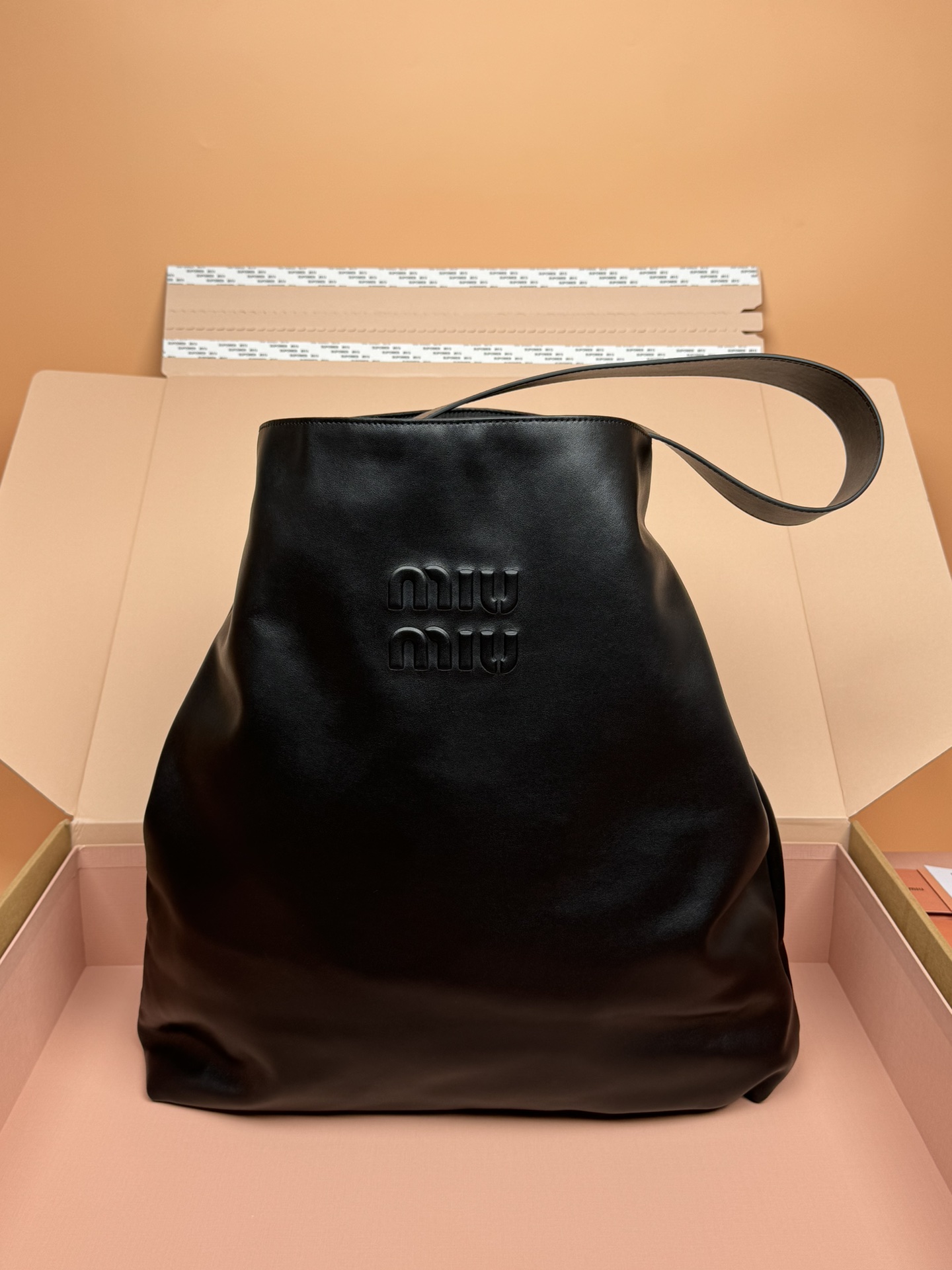 [TOP] Miu Miu Cow Leather Hobo Shoulder Strap Underarm Bag 38.5×39×11cm/41×46×11cm - Black
