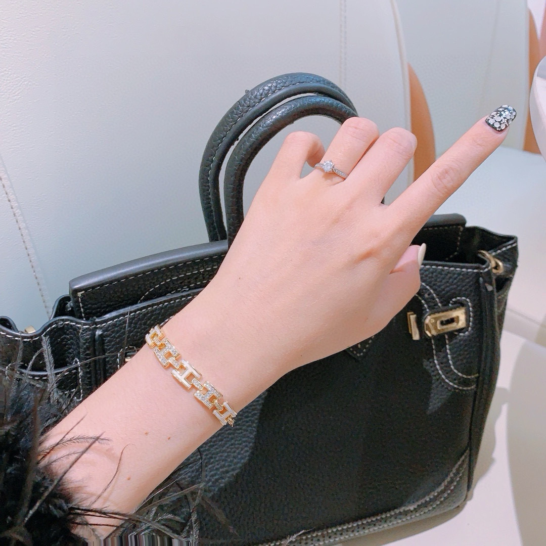 [TOP] HERMES H Bracelet - Gold