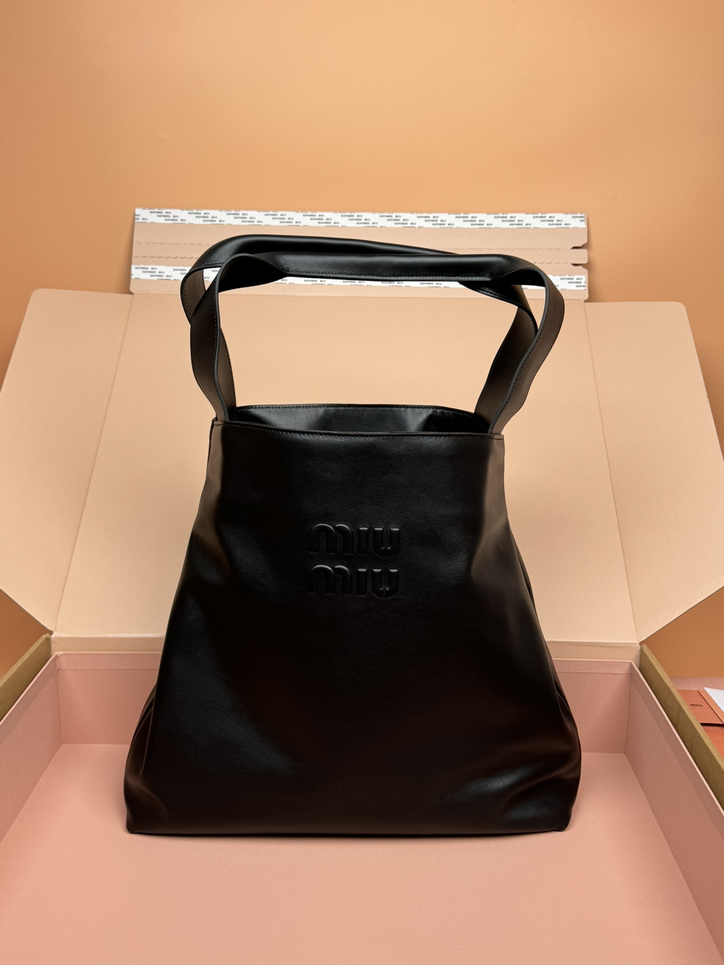 [TOP] Miu Miu Cow Leather Hobo Shoulder Strap Underarm Bag 38.5×39×11cm/41×46×11cm - Black