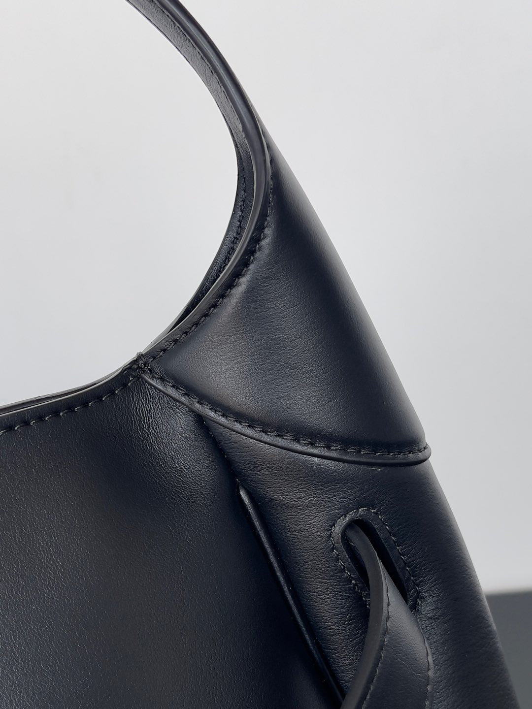 [TOP] BALENCIAGA Bel Air Shoulder Bag 50*23.8*18cm - Black & GHW/SHW