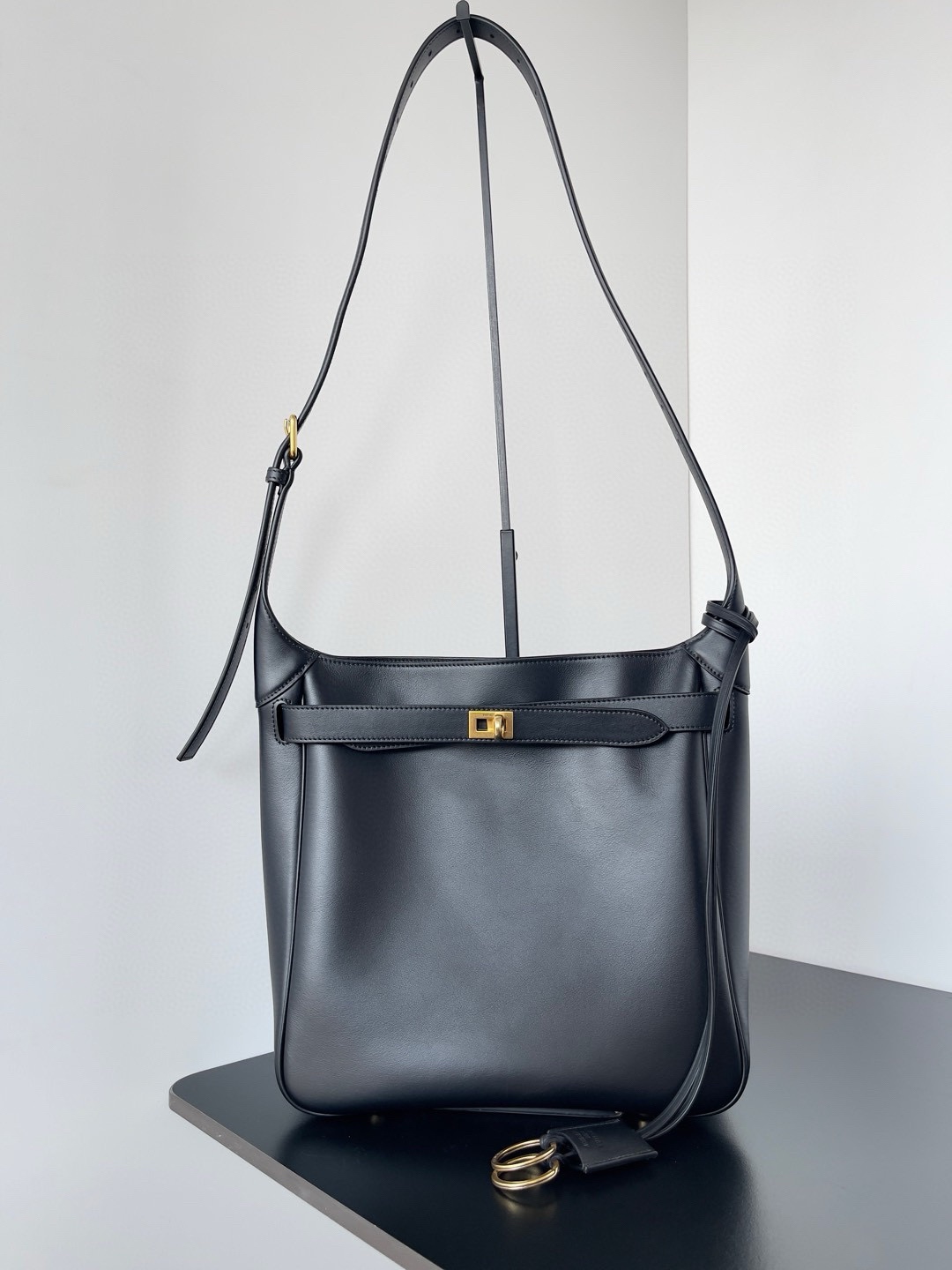 [TOP] BALENCIAGA Bel Air Hobo Bag 25.9 *26.9*9.9cm/43.9*39.8 *14.9cm - Black & GHW/SHW