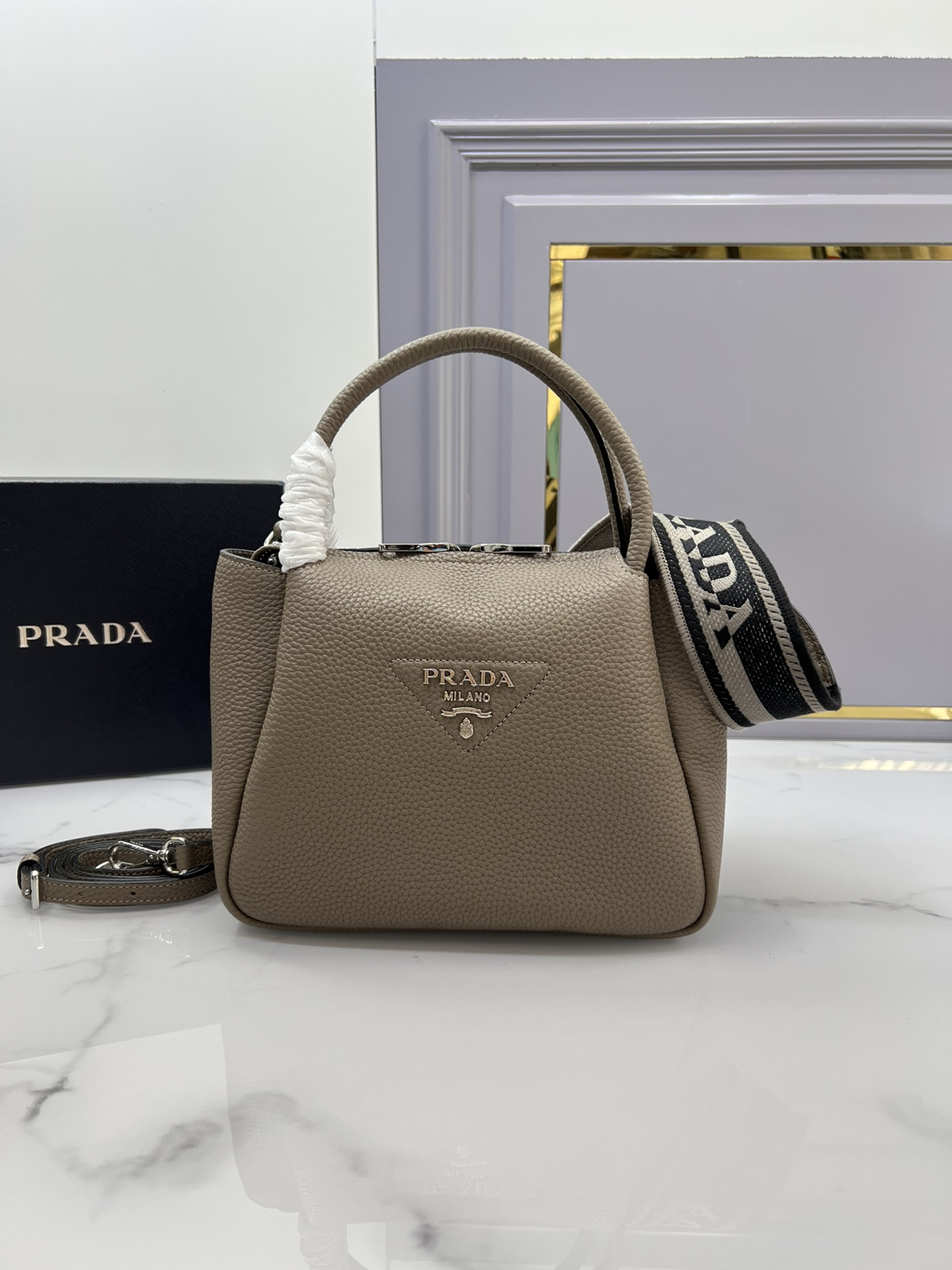 [TOP] PRADA Cowhide Handbag 23×21×13cm - 3 Colour