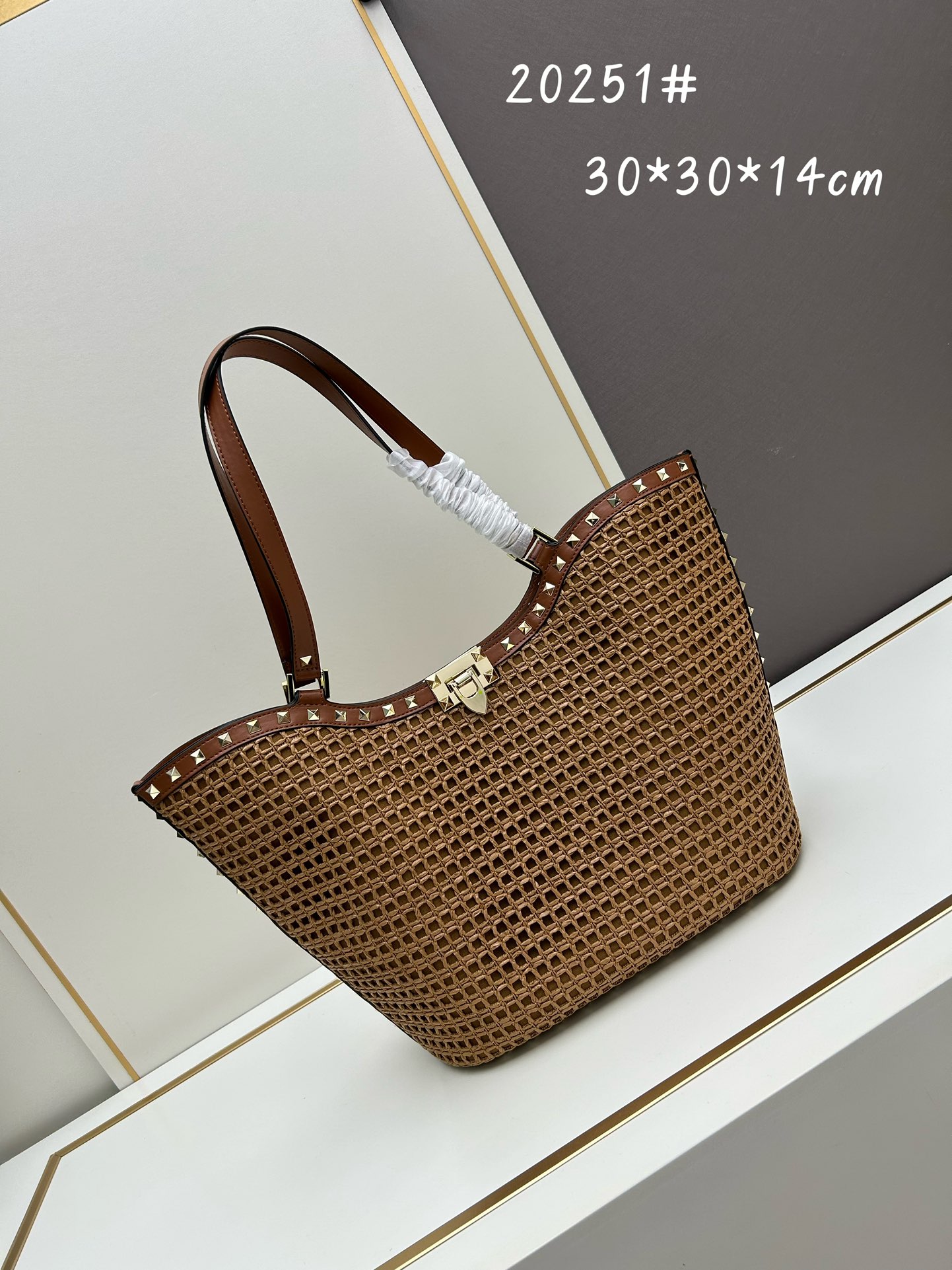 [TOP] VALENTINO Woven Raffia Tote Bag 30x14x30cm - 2 Color