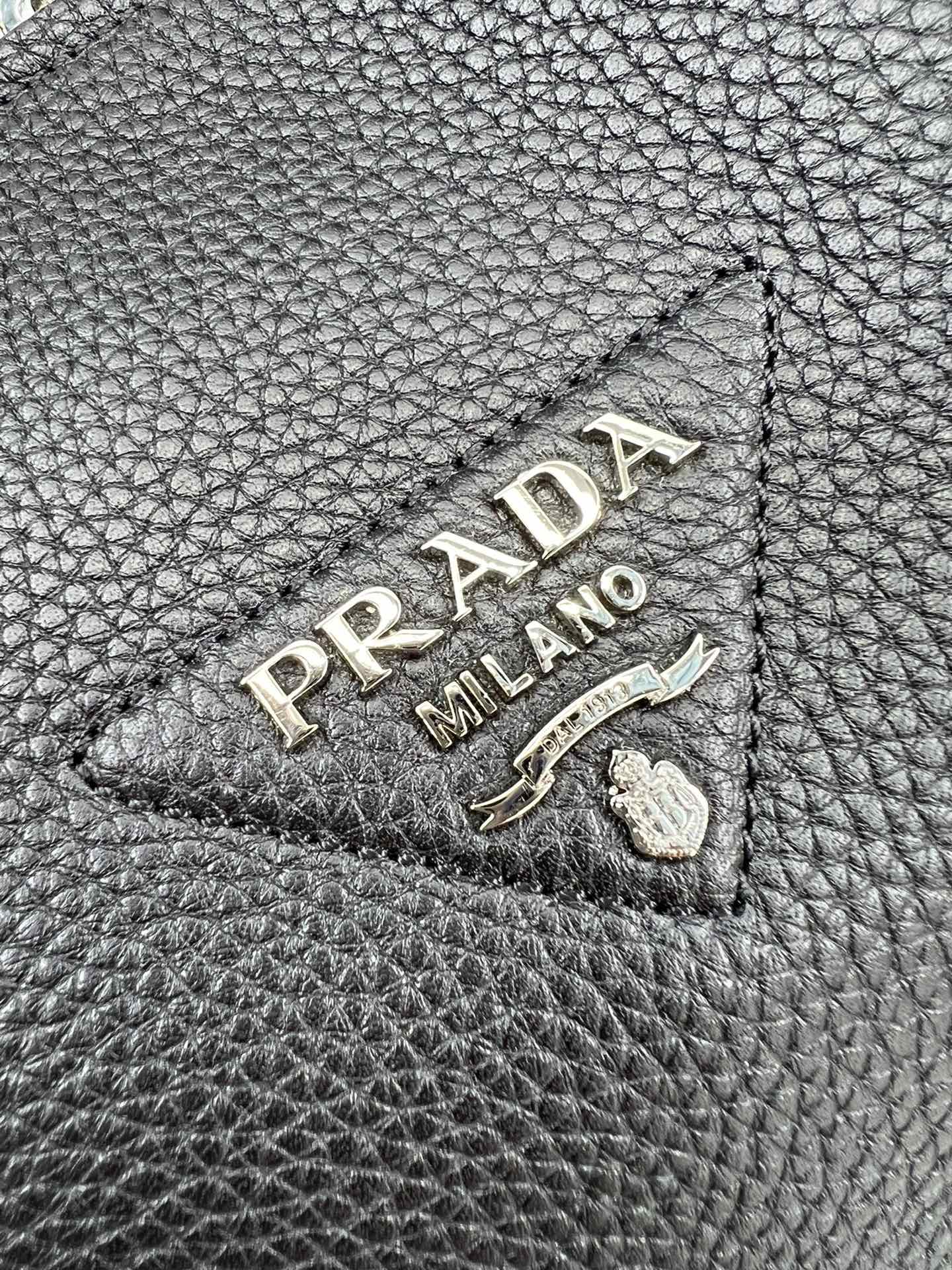 [TOP] PRADA Cowhide Handbag 23×21×13cm - 3 Colour
