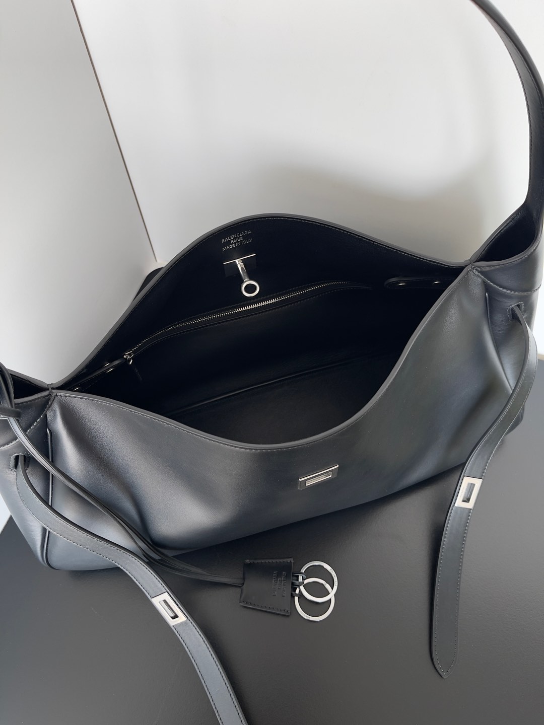 [TOP] BALENCIAGA Bel Air Shoulder Bag 50*23.8*18cm - Black & GHW/SHW