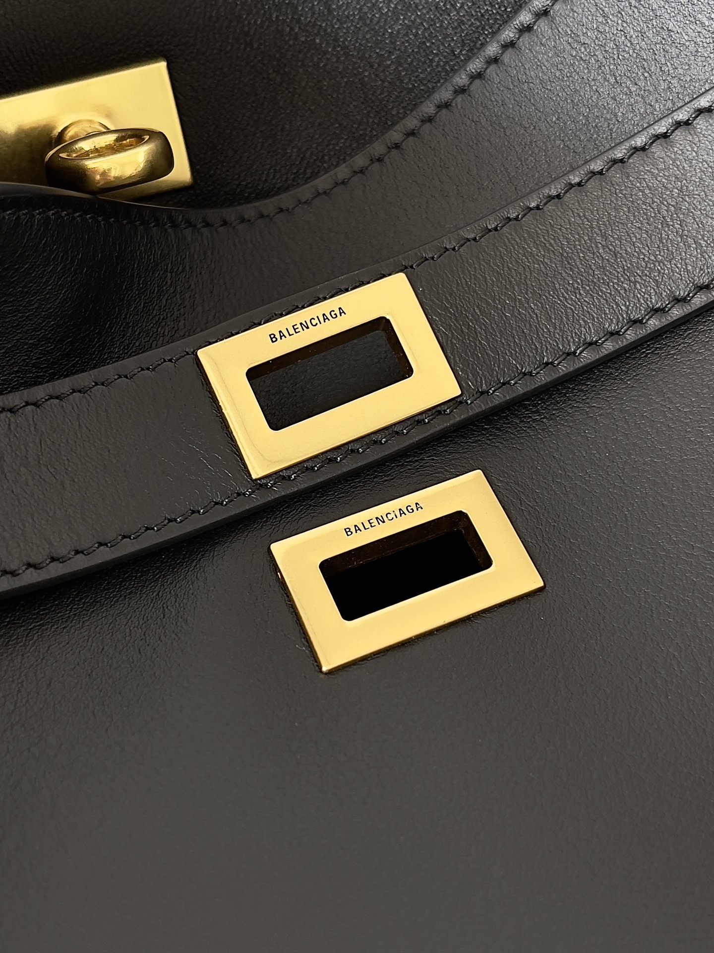 [TOP] BALENCIAGA Bel Air Hobo Bag 25.9 *26.9*9.9cm/43.9*39.8 *14.9cm - Black & GHW/SHW