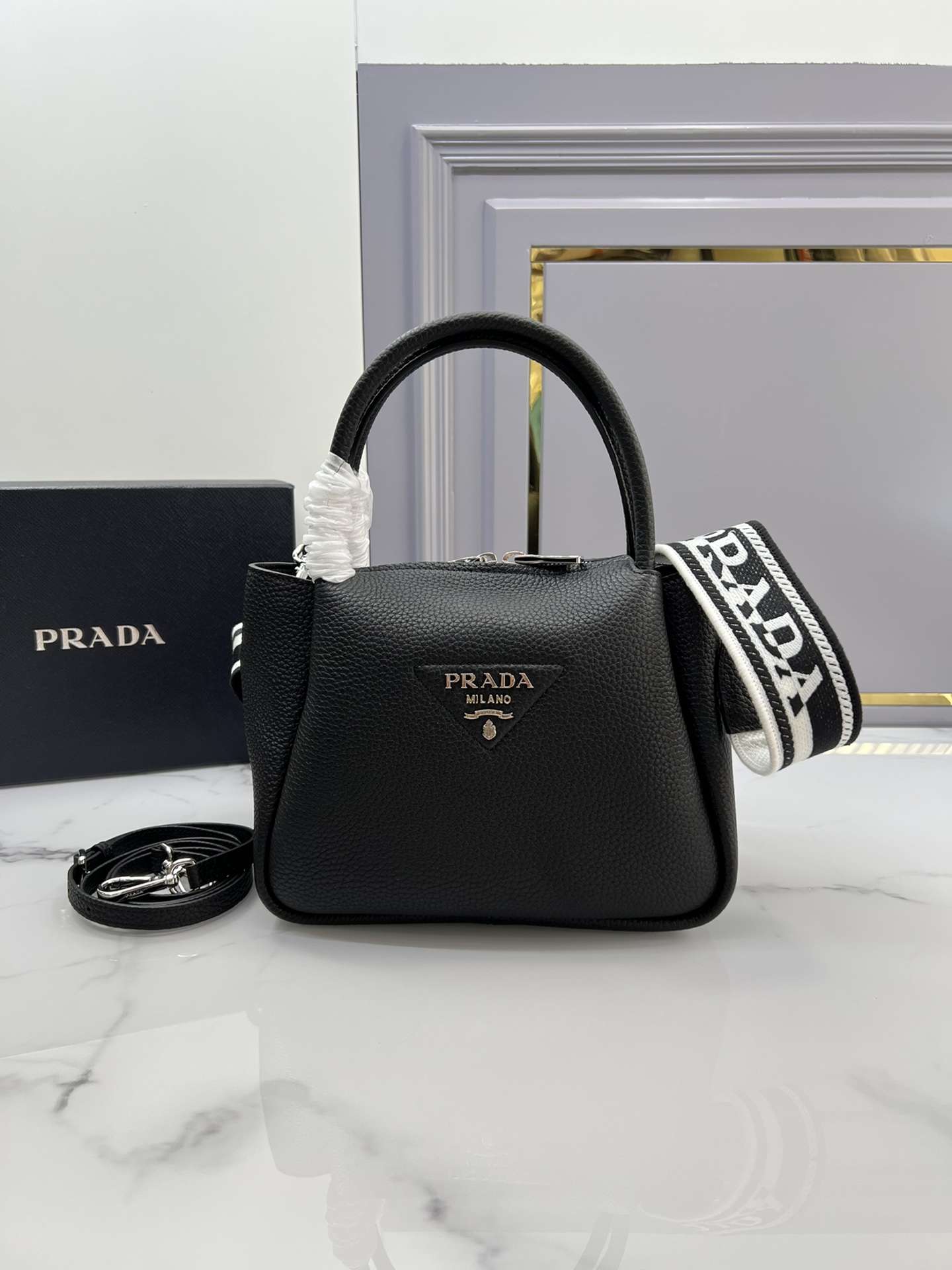 [TOP] PRADA Cowhide Handbag 23×21×13cm - 3 Colour