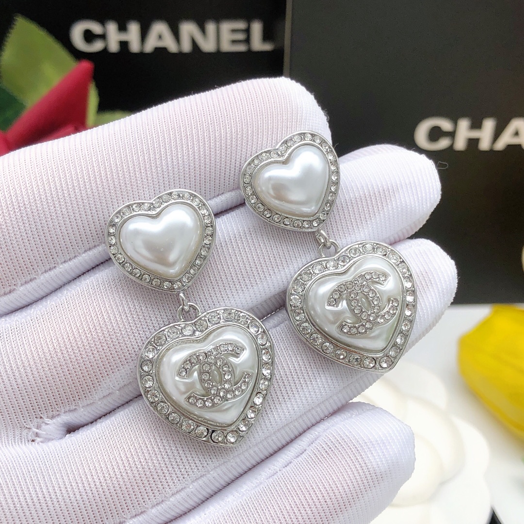[TOP] CHANEL Earrings - Sliver