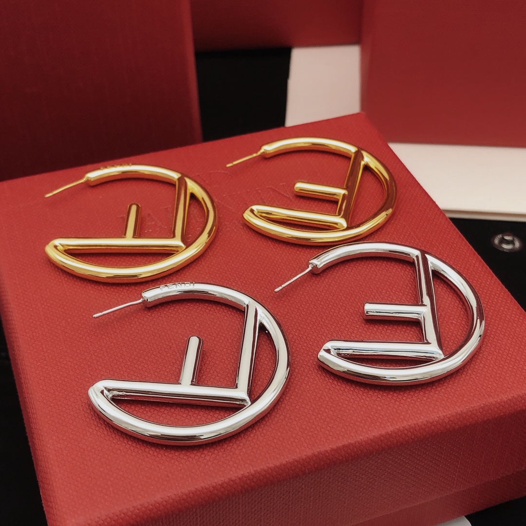 [TOP] FENDI Logo Earrings-2 Colors