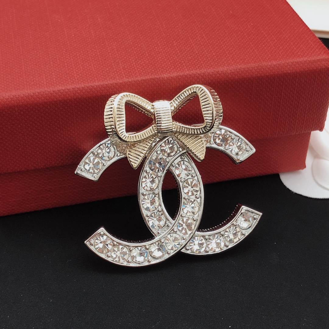 [TOP] CHANEL  Brooch - Sliver