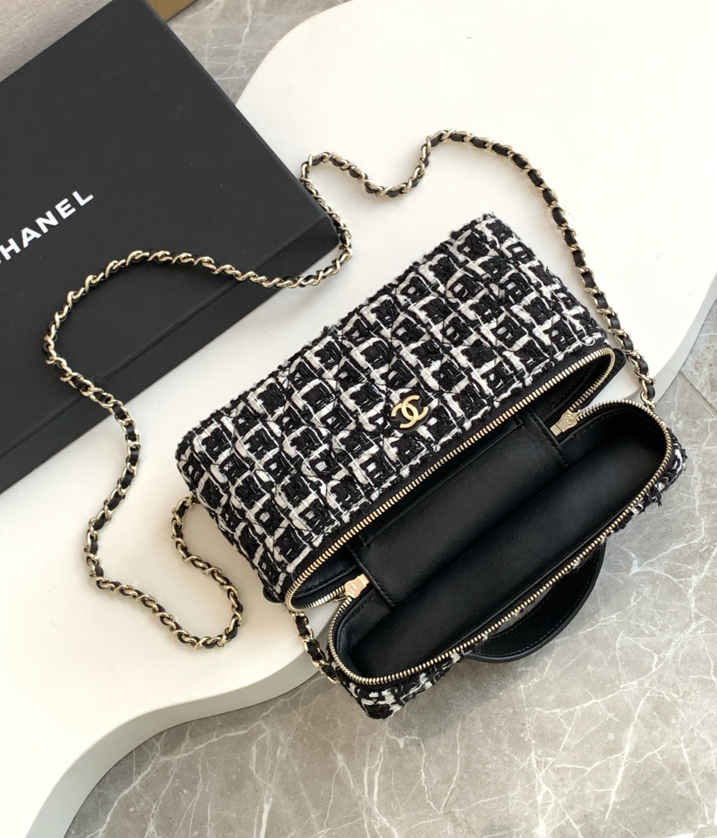 [TOP] CHANEL Vanity Case Bag 25C Chain Clutch Bag Denim 17*19.5*5cm - Black