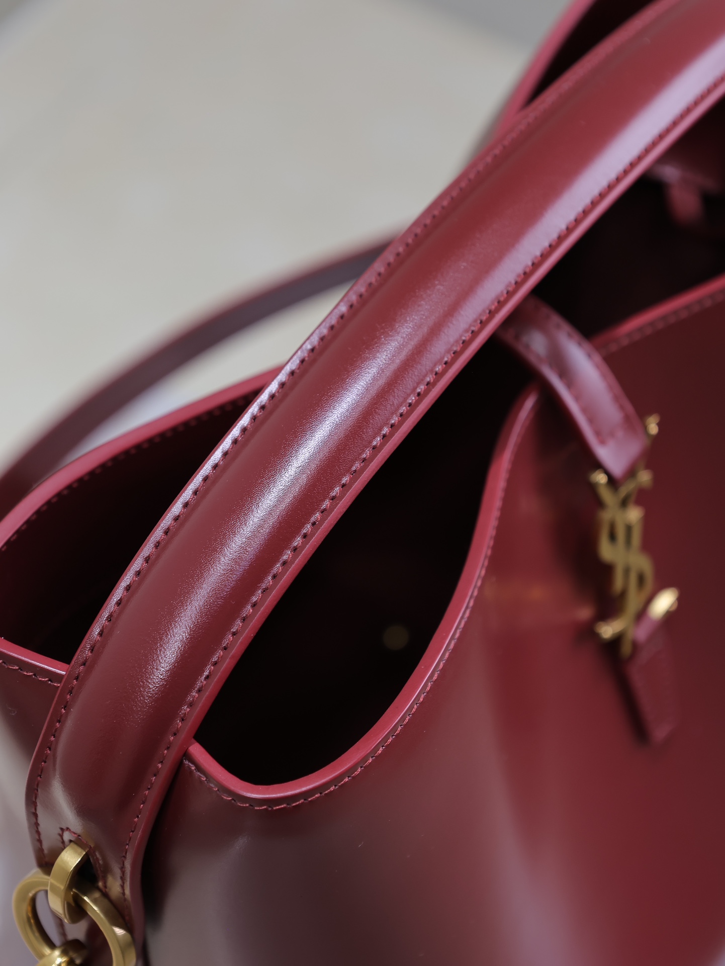 [TOP] Yves Saint Laurent YSL Le 37 Calfskin 26×20×12cm - Dark Red&GHW