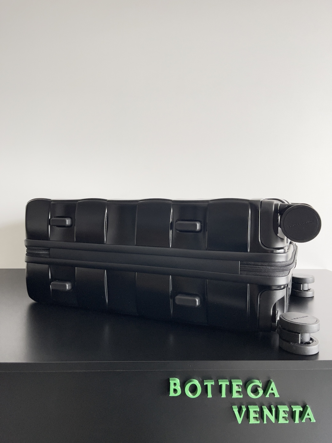 [TOP] Bottega Veneta BV Odyssey Cabin Suitcase 55x35x21cm - Black