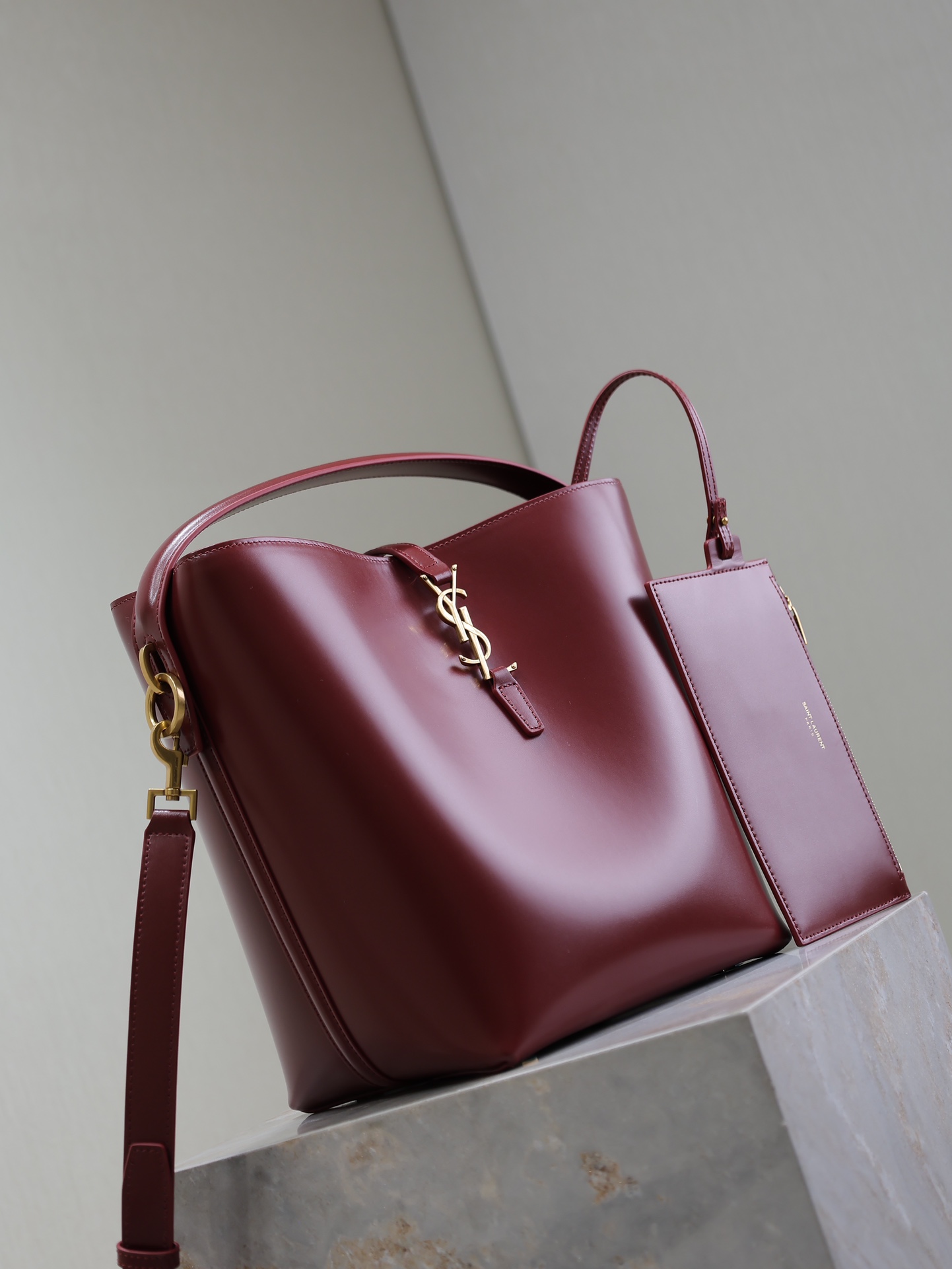 [TOP] Yves Saint Laurent YSL Le 37 Calfskin 26×20×12cm - Dark Red&GHW
