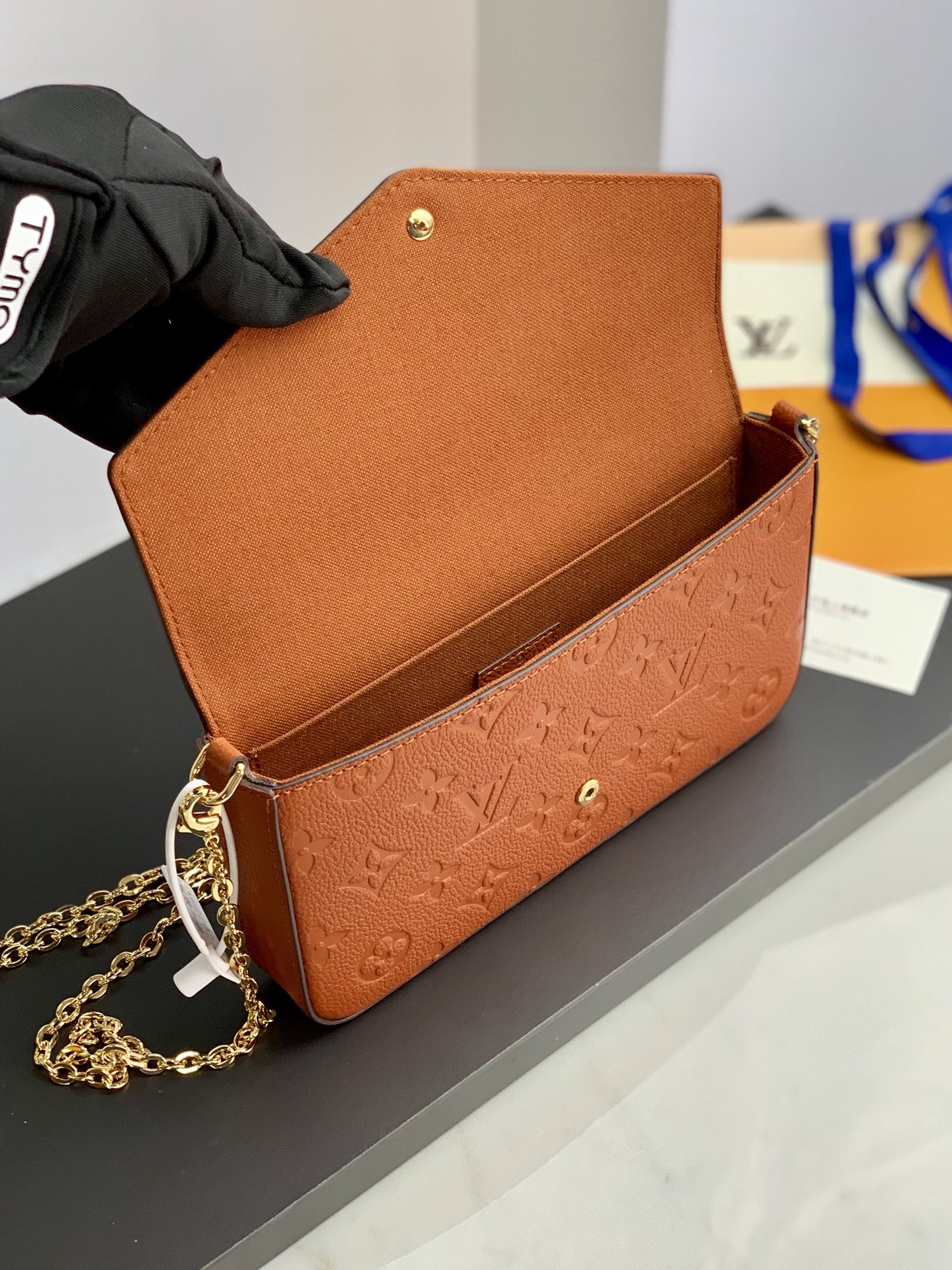 [TOP] Louis Vuitton LV Pochette Félicie Bag Monogram Empreinte Leather 21X12X3cm - Brown