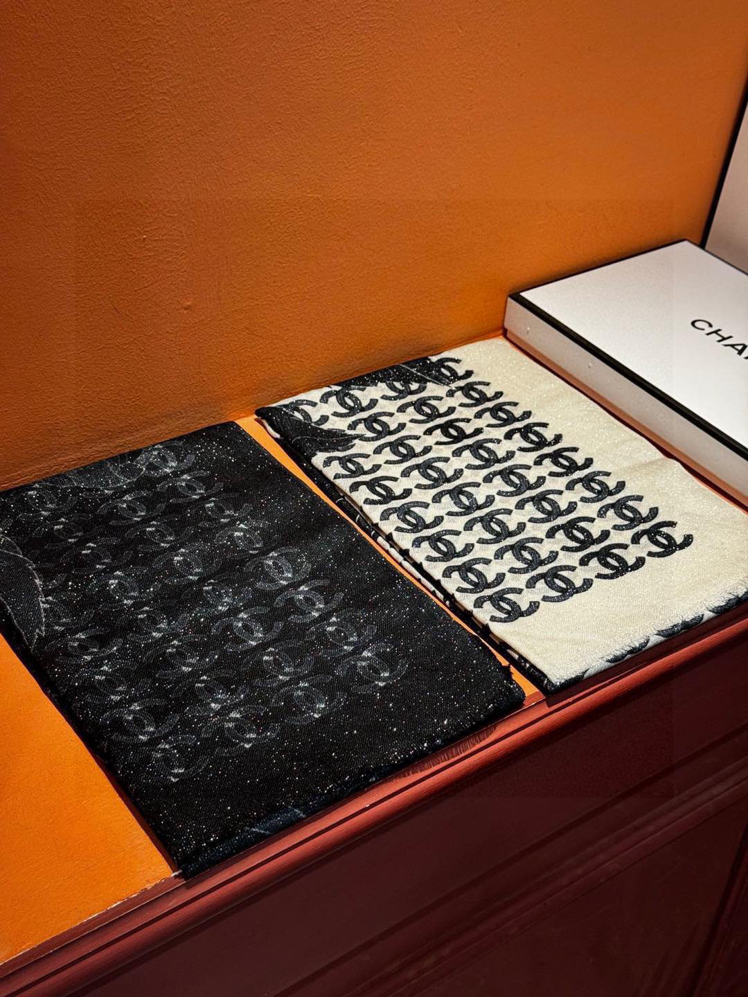 [TOP] CHANEL Cashmere Scarf 110x200cm - 2 Colors