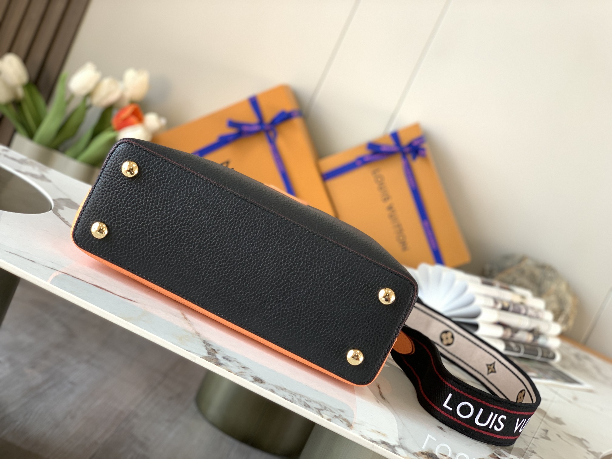 [TOP] Louis Vuitton LV Capucines Bag 31.5x20x11cm - Black with Dark Apricot