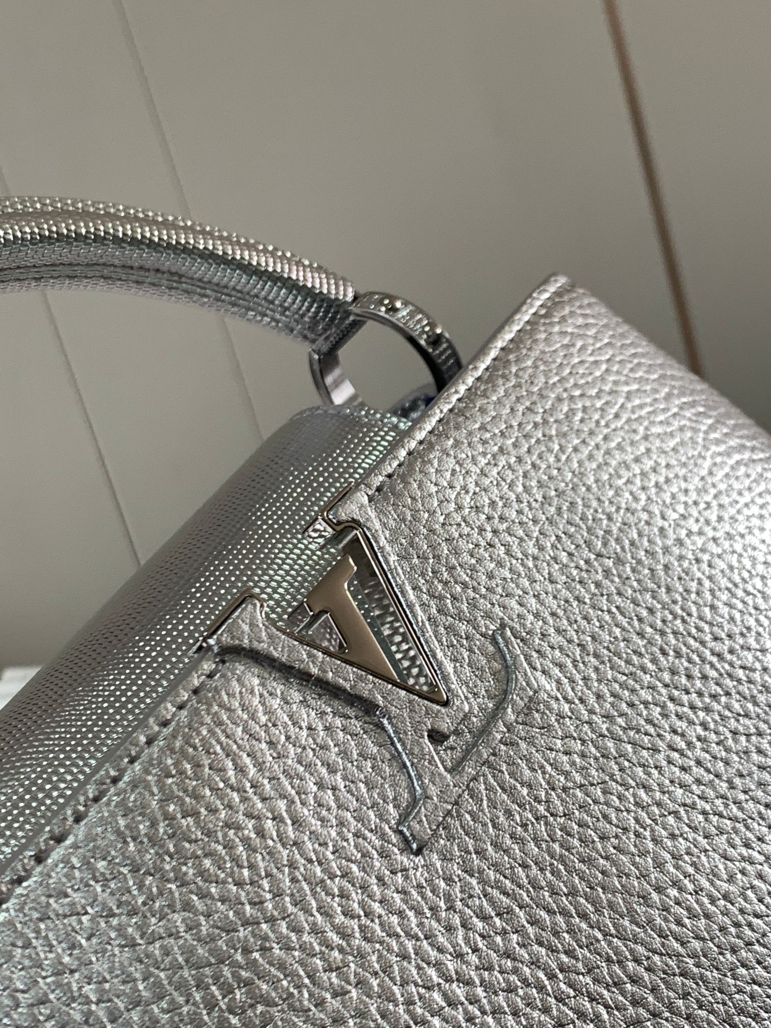[TOP] Louis Vuitton LV Capucines Bag 26.5x17.5x9cm/31.5x20x11cm - Sliver